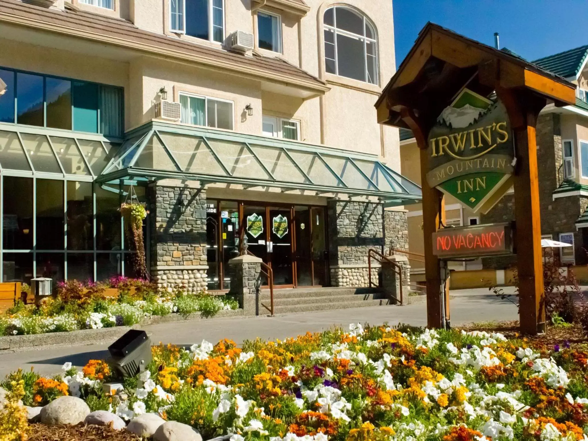 Facade/entrance, Property Building in Irwin's Mountain Inn