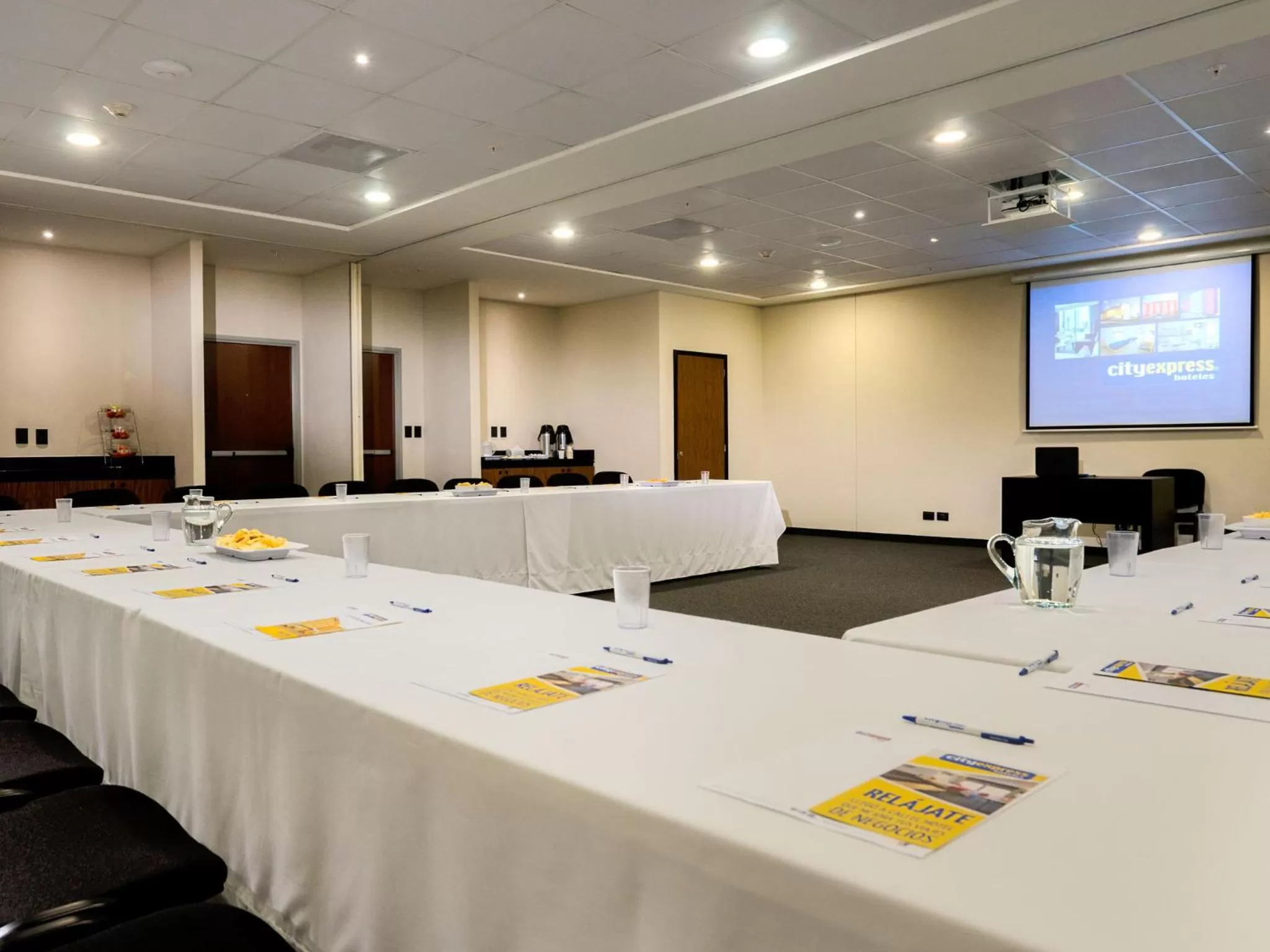 Business facilities in City Express Plus by Marriott Cali Colombia