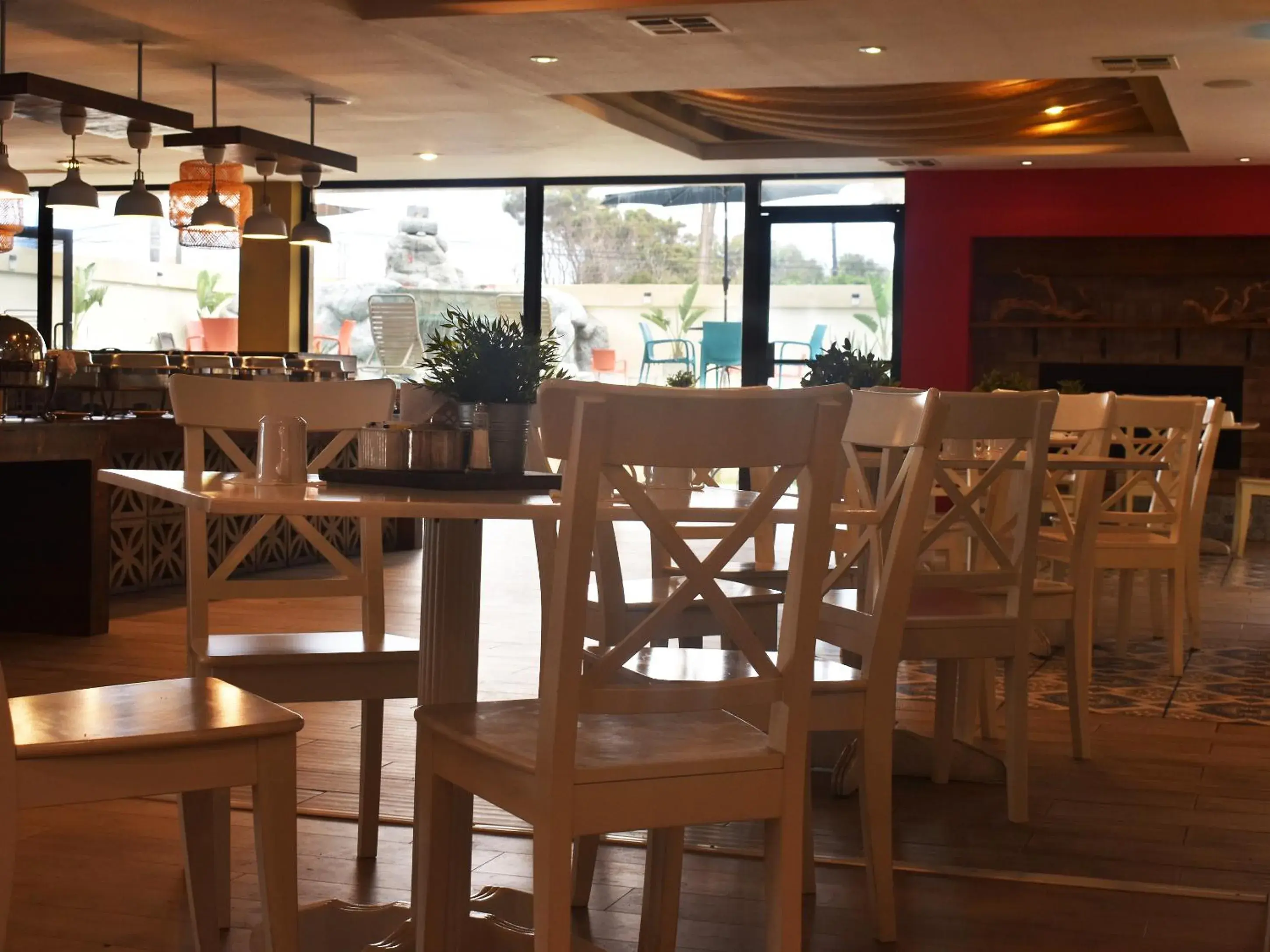 Restaurant/places to eat in Hotel Corona Plaza Restaurant/places to eat in Hotel Corona Plaza