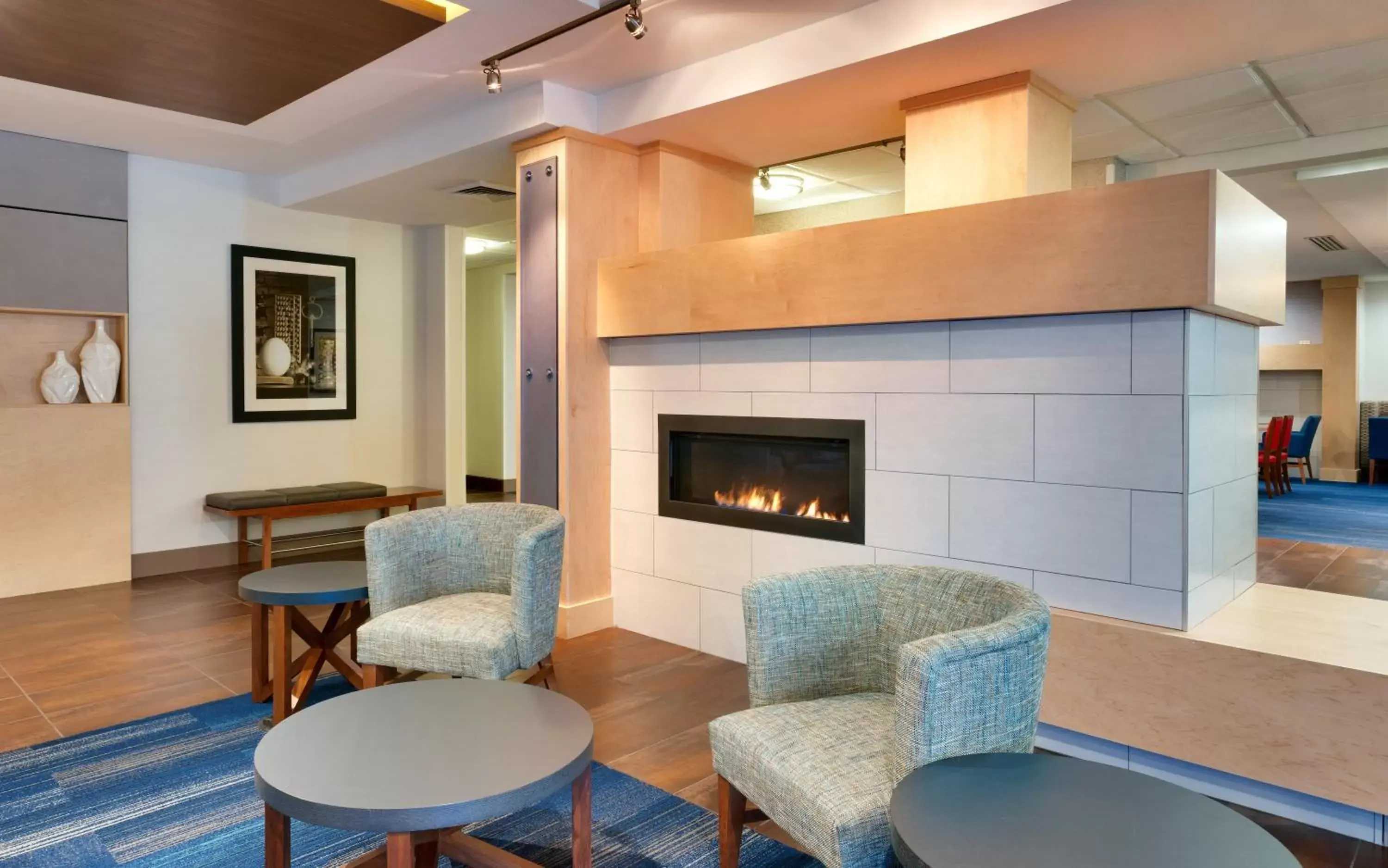 Property building, Seating Area in Holiday Inn Express Orem-North Provo, an IHG Hotel