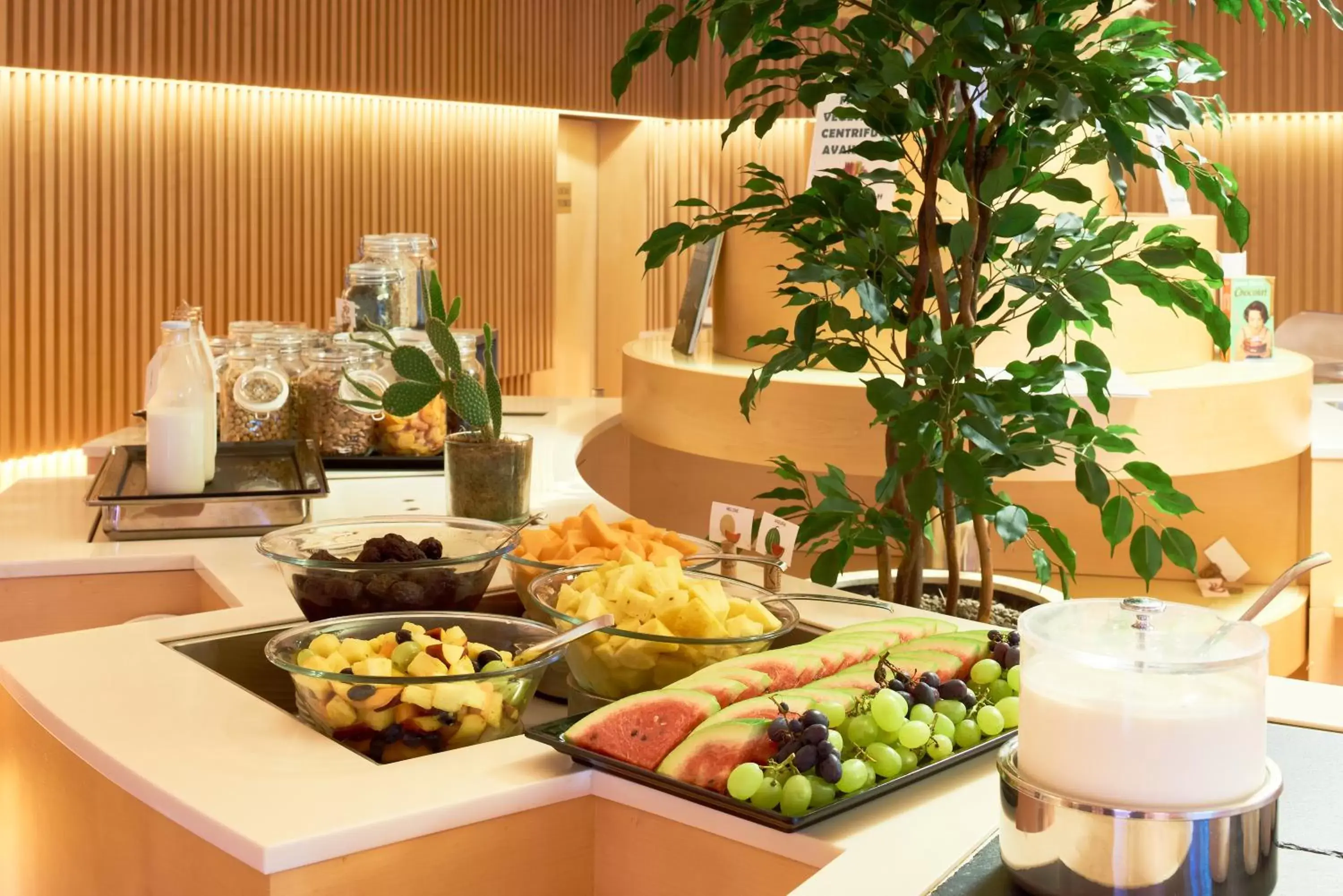 Continental breakfast in UNAHOTELS Varese