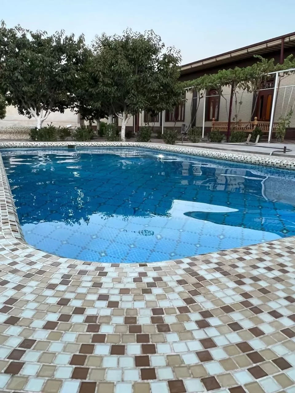 Swimming pool in Samarabonu Hotel