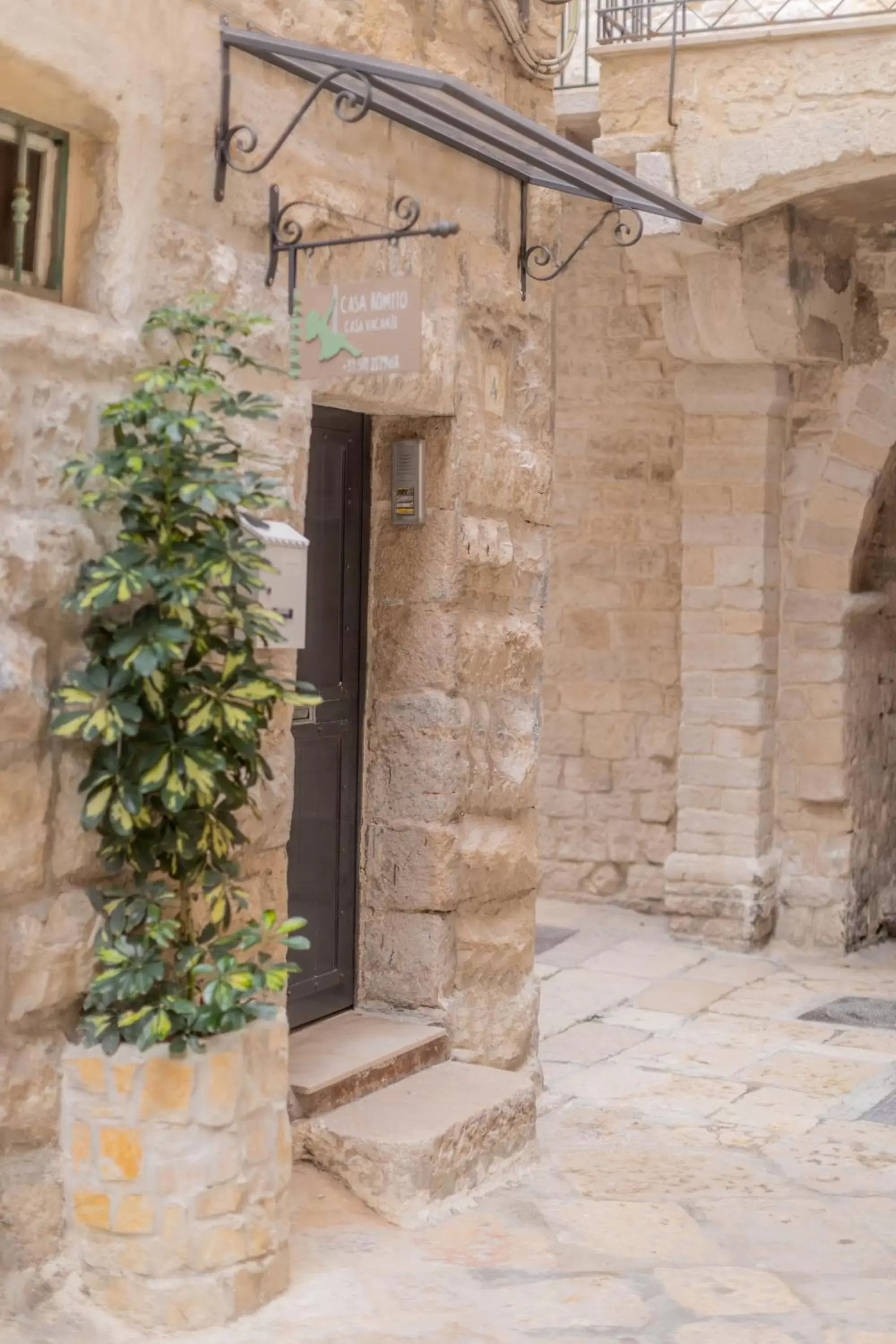 Facade/entrance in Casa Romito