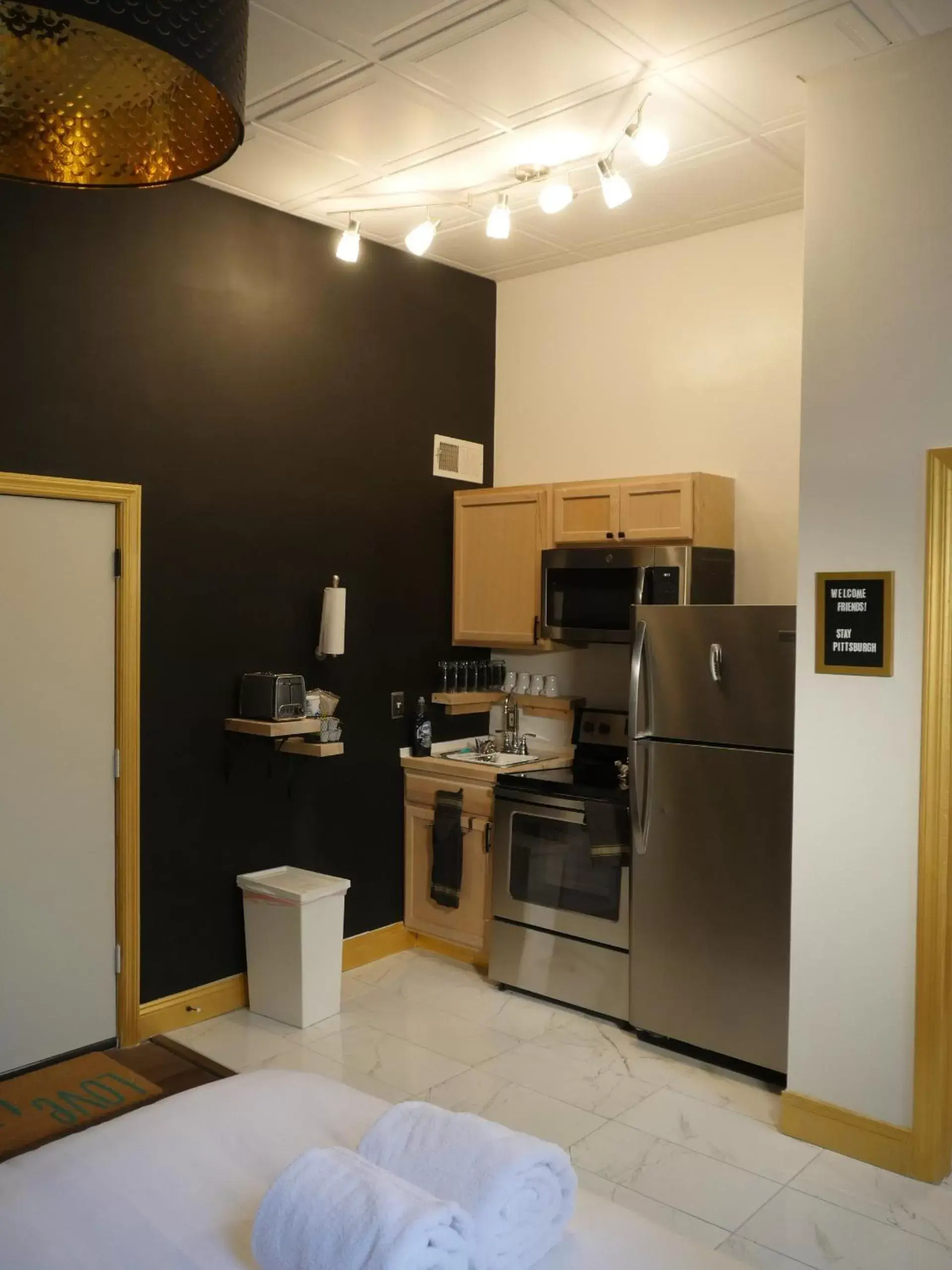 Kitchen/Kitchenette in Stay Pittsburgh