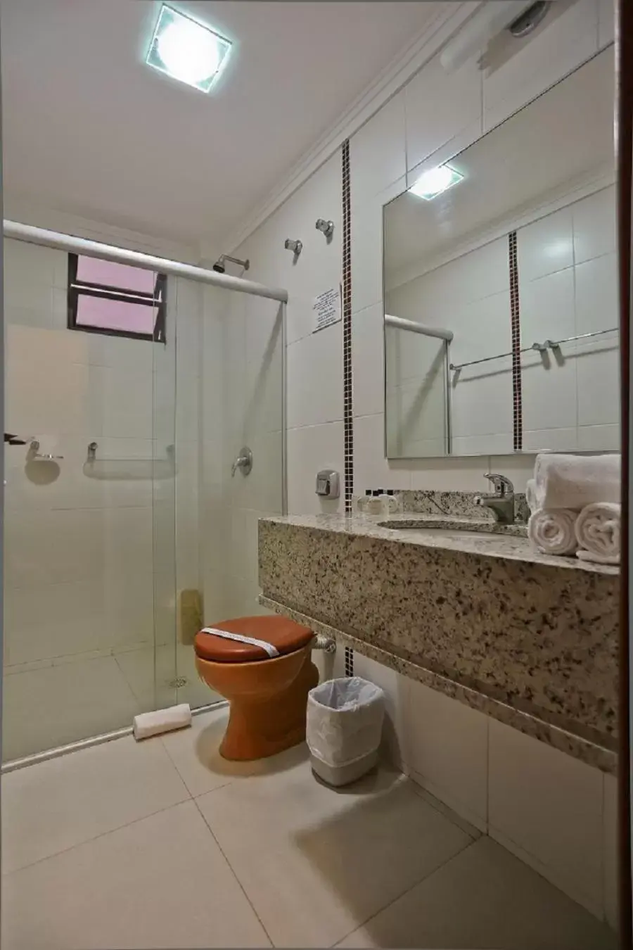 Bathroom in Sandri City Hotel