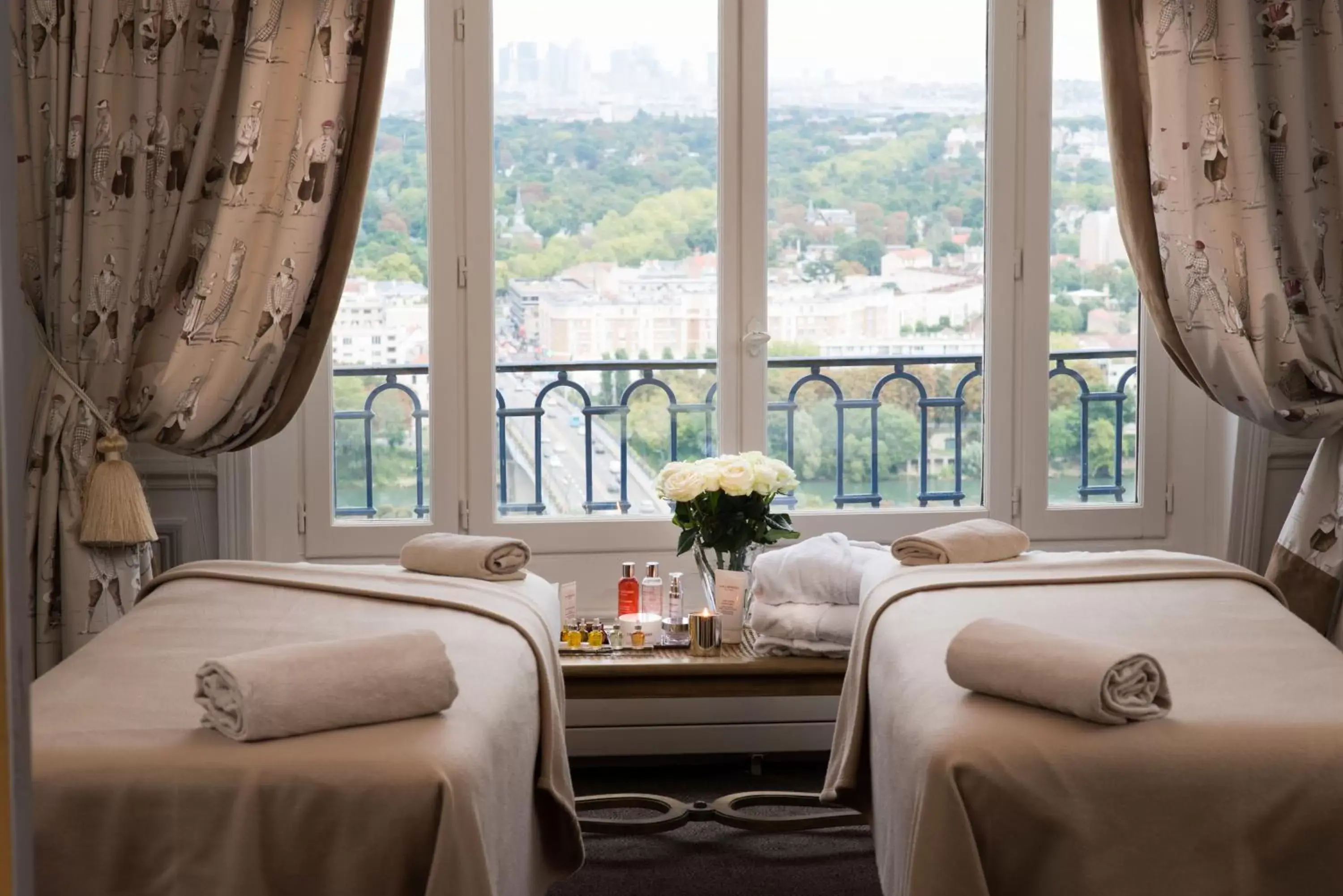 View (from property/room), Mountain View in Pavillon Henri IV