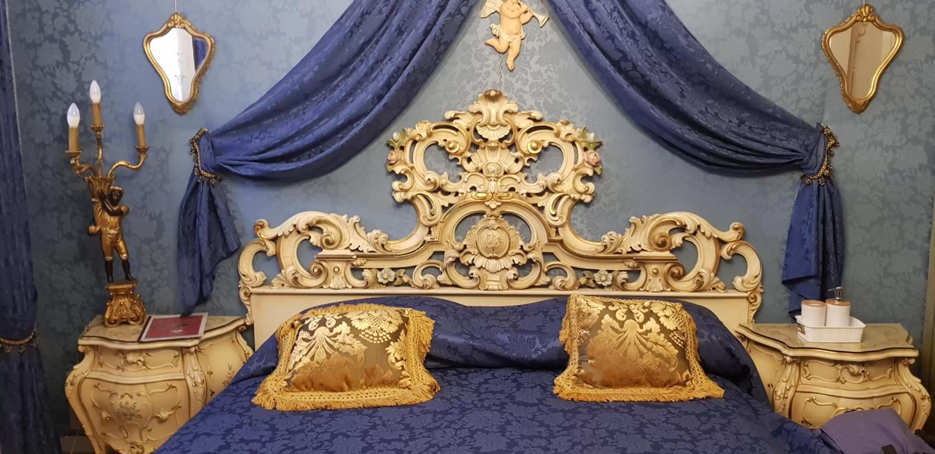 Photo of the whole room in Scalon del Doge