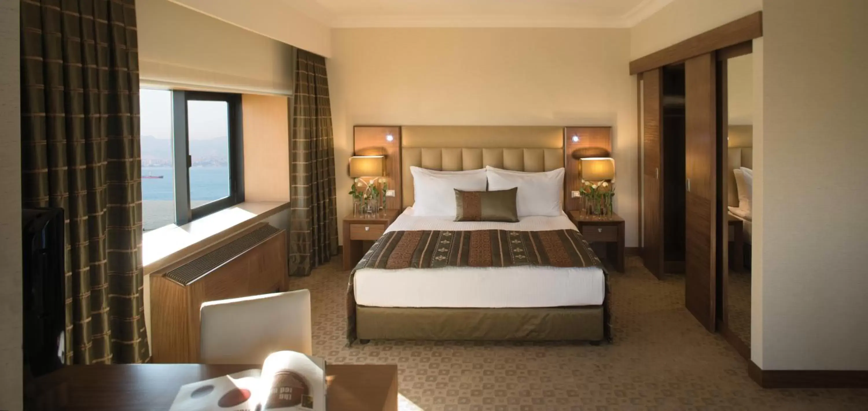 Executive King Room in Mövenpick Hotel Izmir Executive King Room in Mövenpick Hotel Izmir