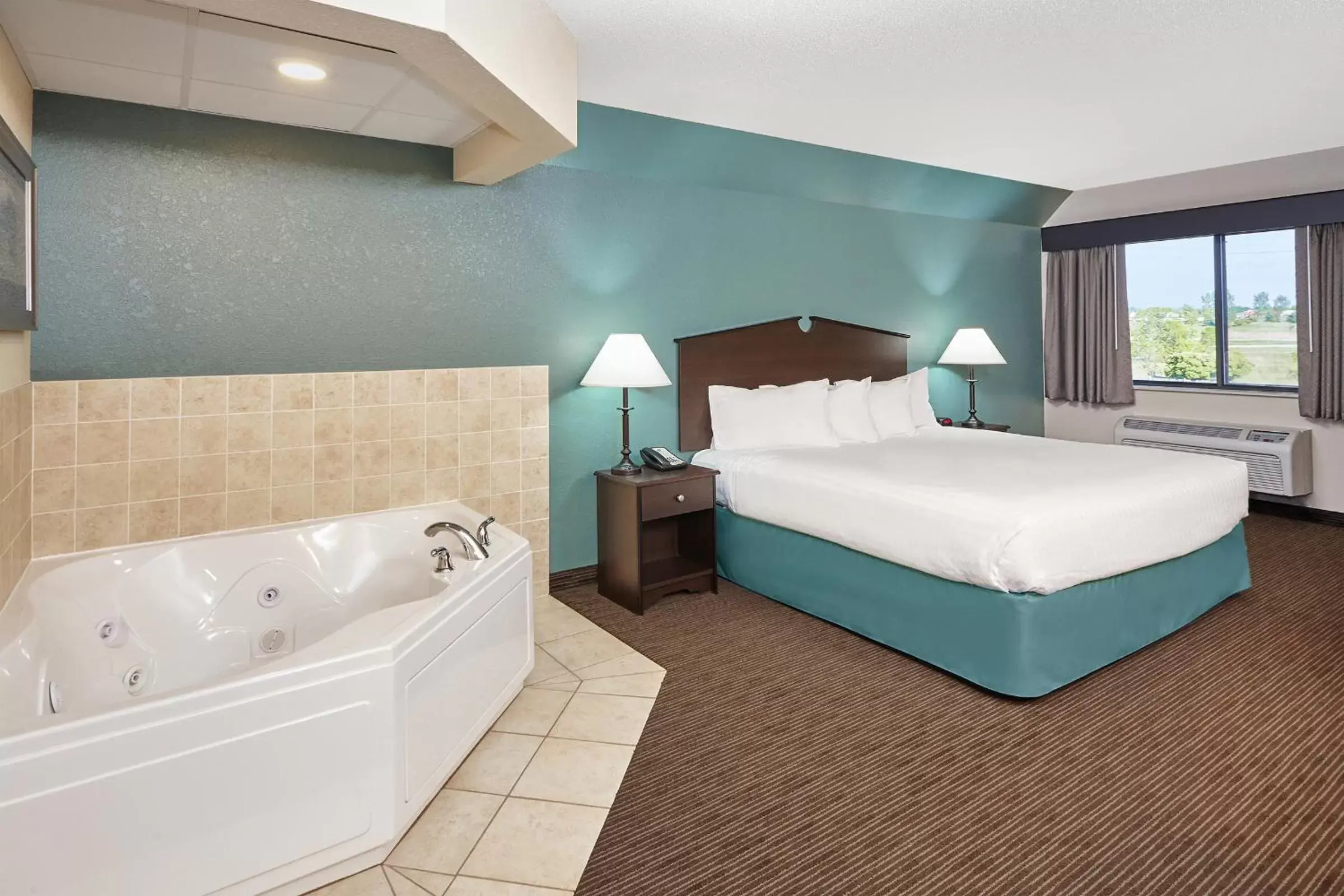 Photo of the whole room in AmericInn by Wyndham Green Bay East