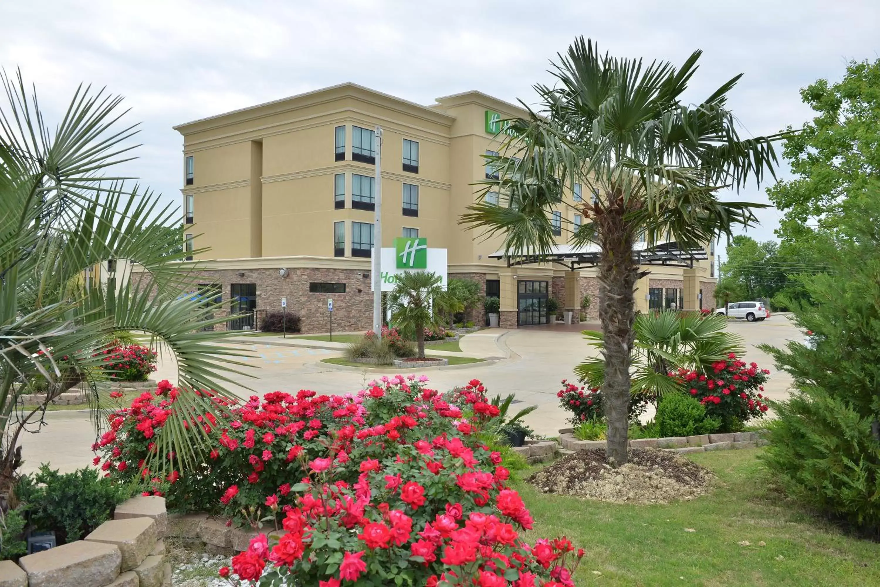 Property Building in Holiday Inn Montgomery South Airport, an IHG Hotel