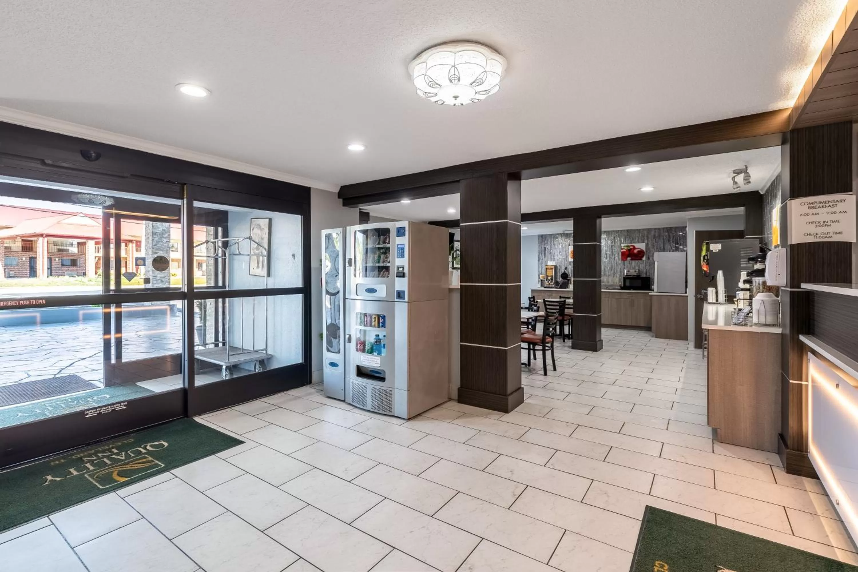 Breakfast in Quality Inn Cleveland North