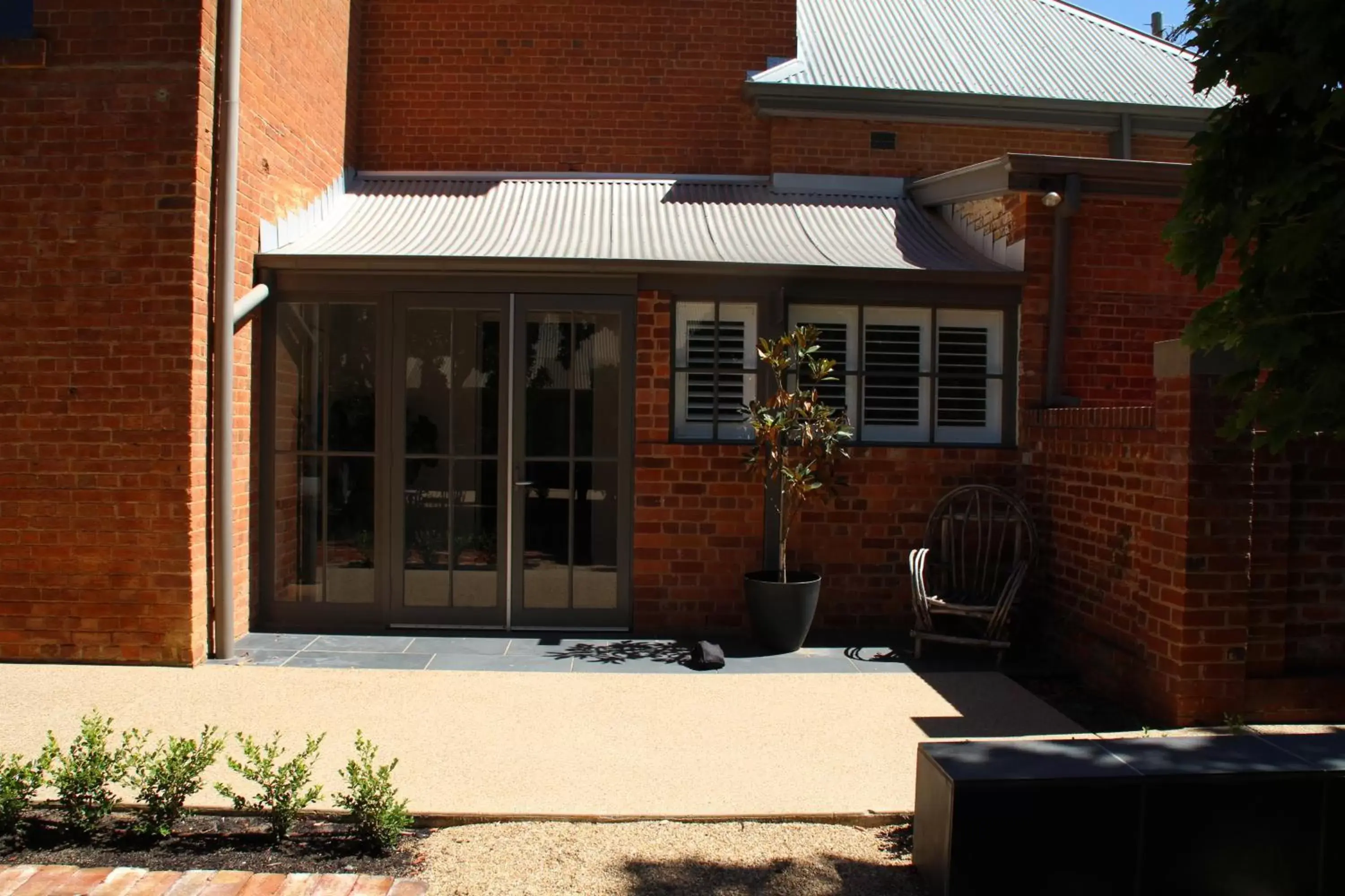 Property Building in The Houston Wagga