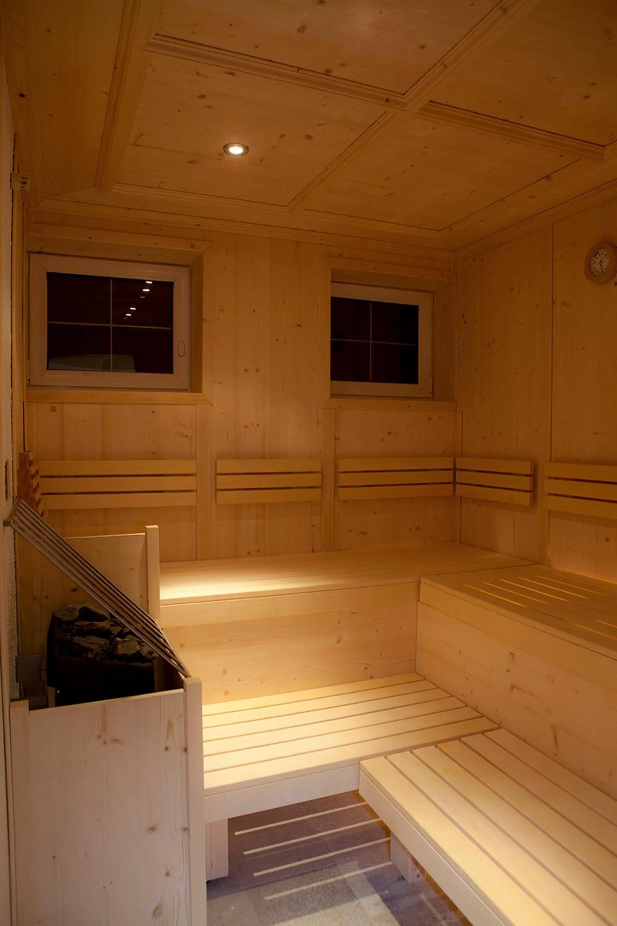 Spa and wellness centre/facilities, TV/Entertainment Center in Alpengasthof Norbertshöhe Superior