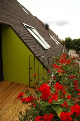 Spring, Property Building in Lijo