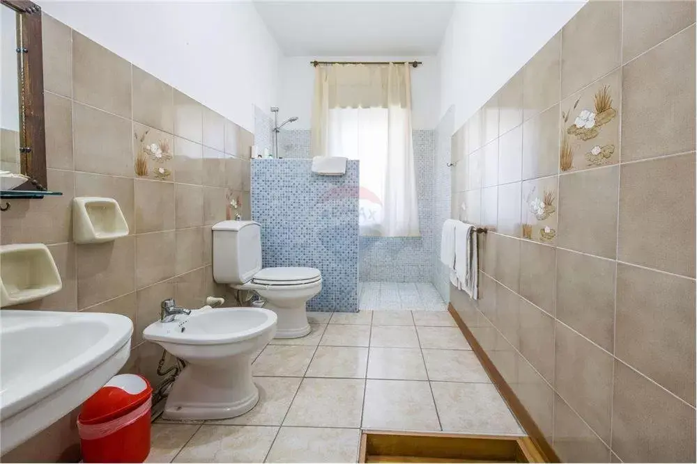 Photo of the whole room, Bathroom in San Nicolò House