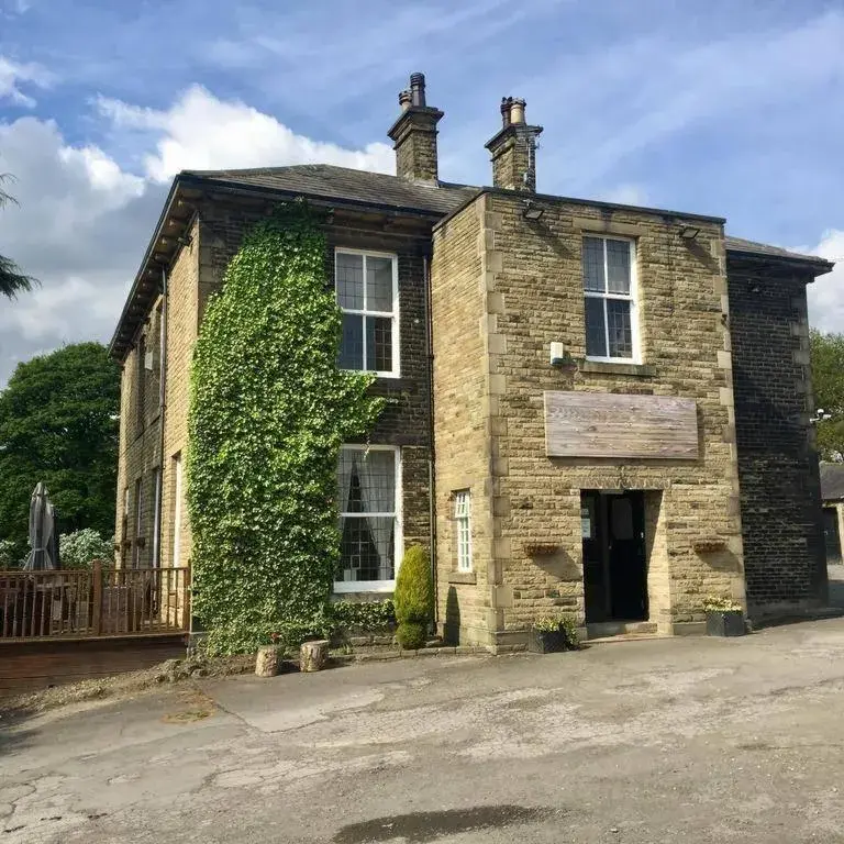 Property Building in Gomersal Lodge Hotel