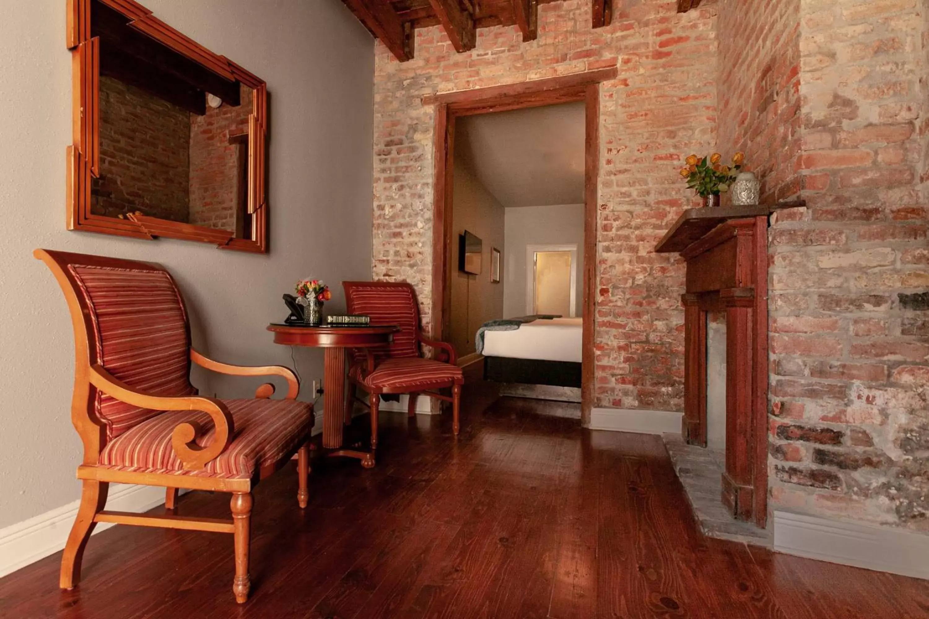 Living room, Seating Area in French Quarter Courtyard Hotel and Suites