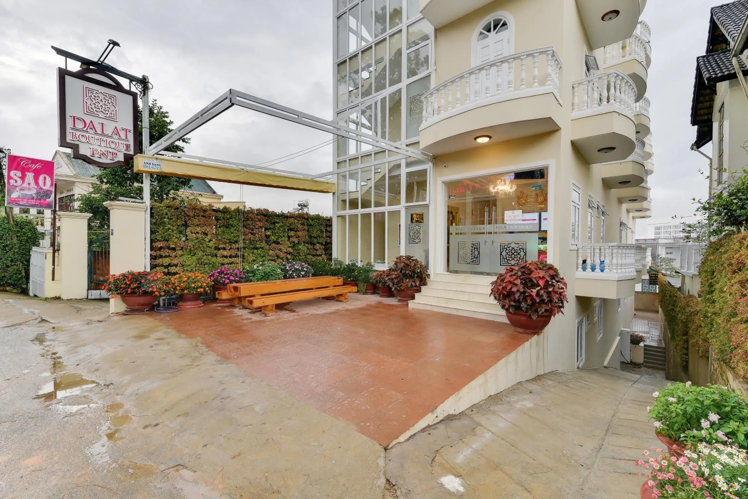 Facade/entrance in Dalat Boutique Hotel