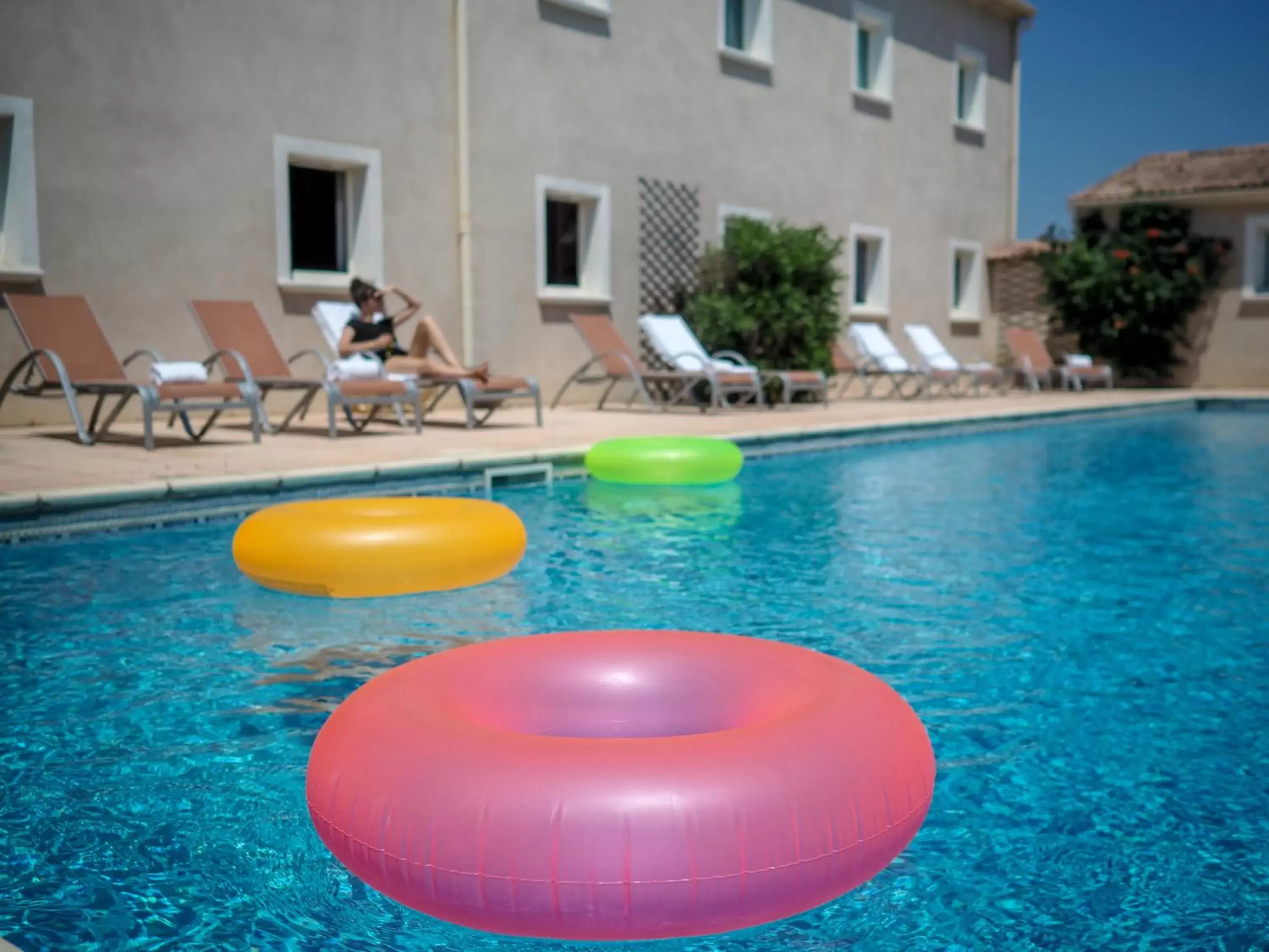 Swimming pool in ibis Orange Sud Swimming pool in ibis Orange Sud