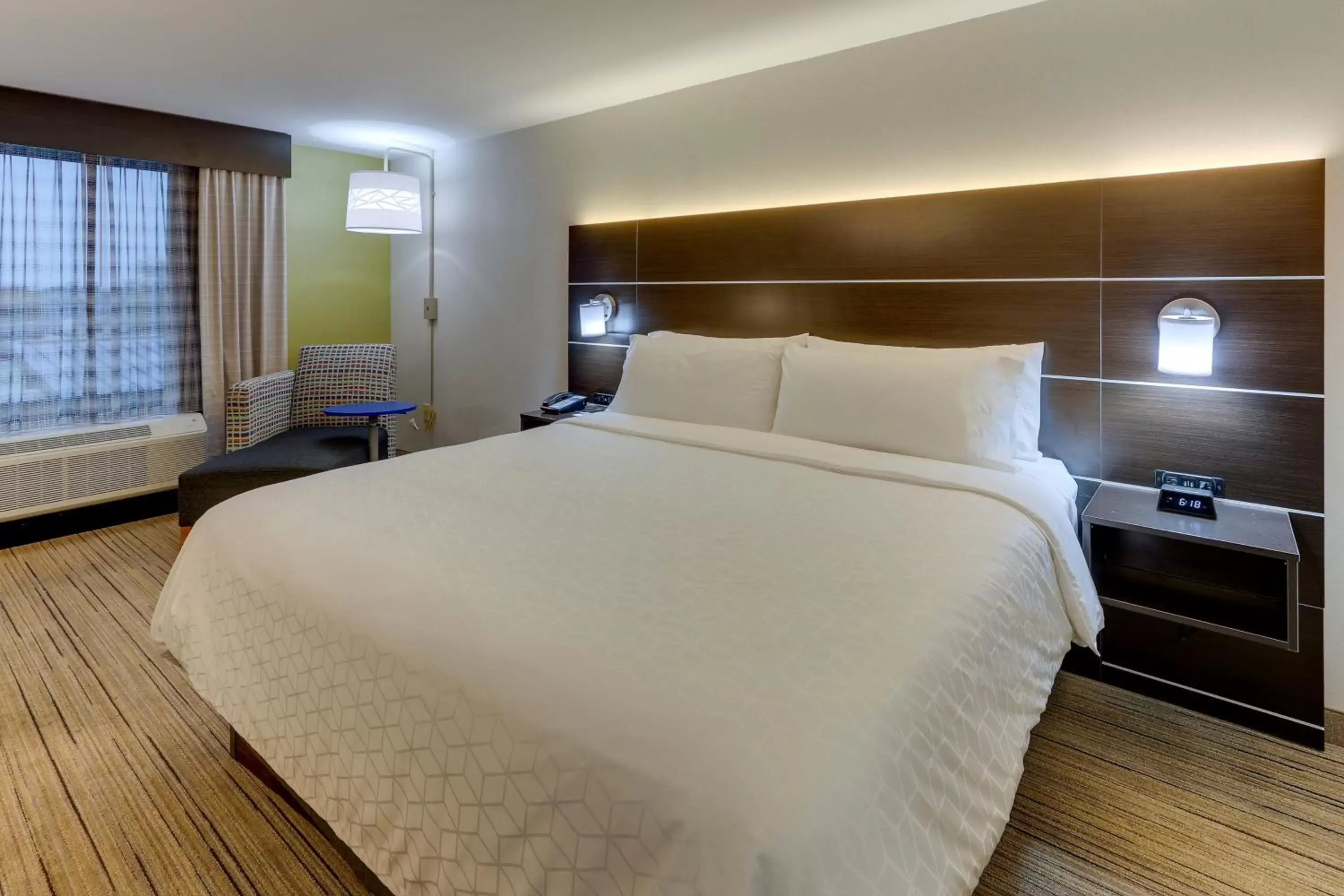 Photo of the whole room, Bed in Holiday Inn Express & Suites Troy by IHG Photo of the whole room, Bed in Holiday Inn Express & Suites Troy by IHG