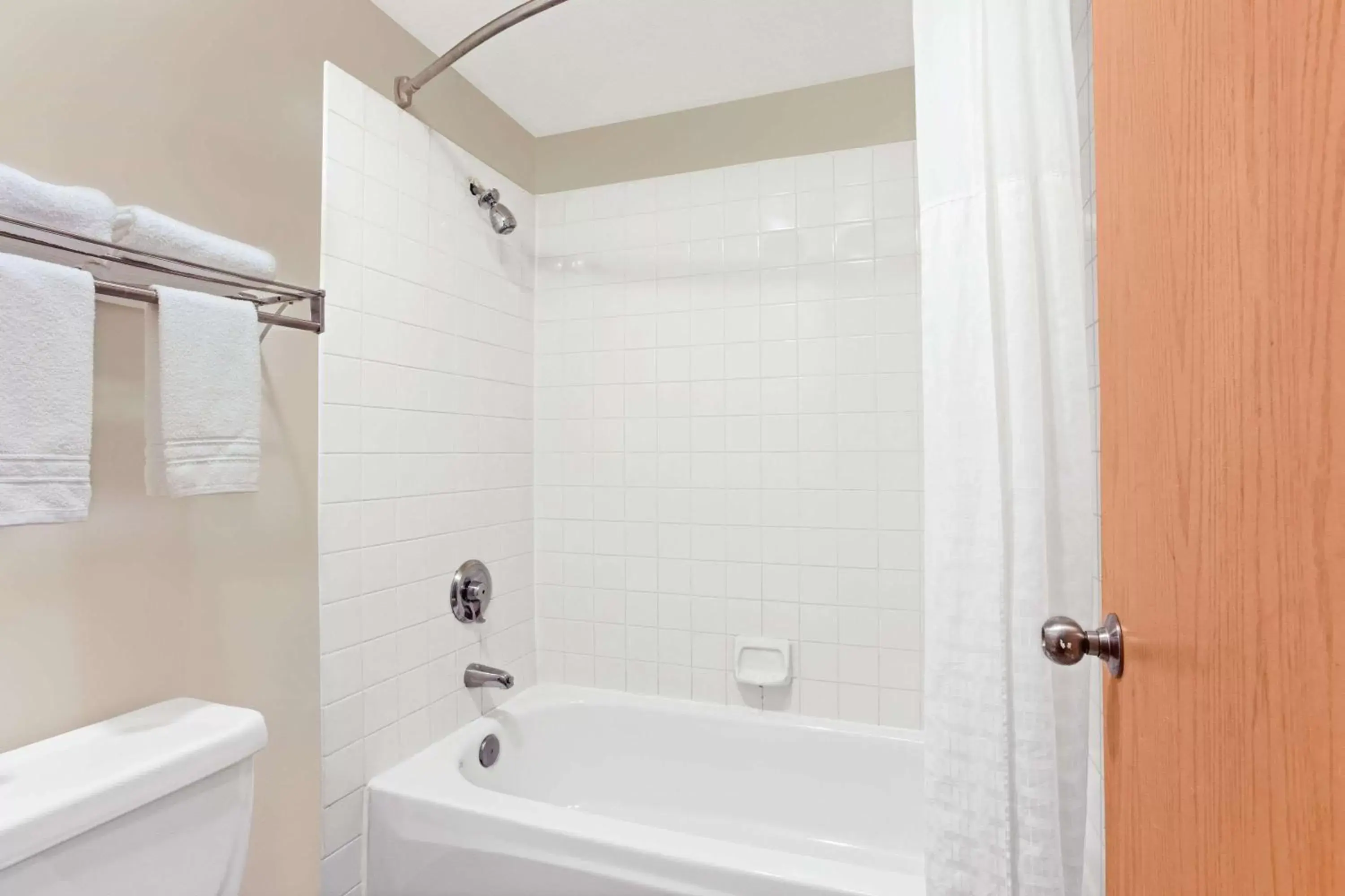 Photo of the whole room, Bathroom in Days Inn by Wyndham Federal Way