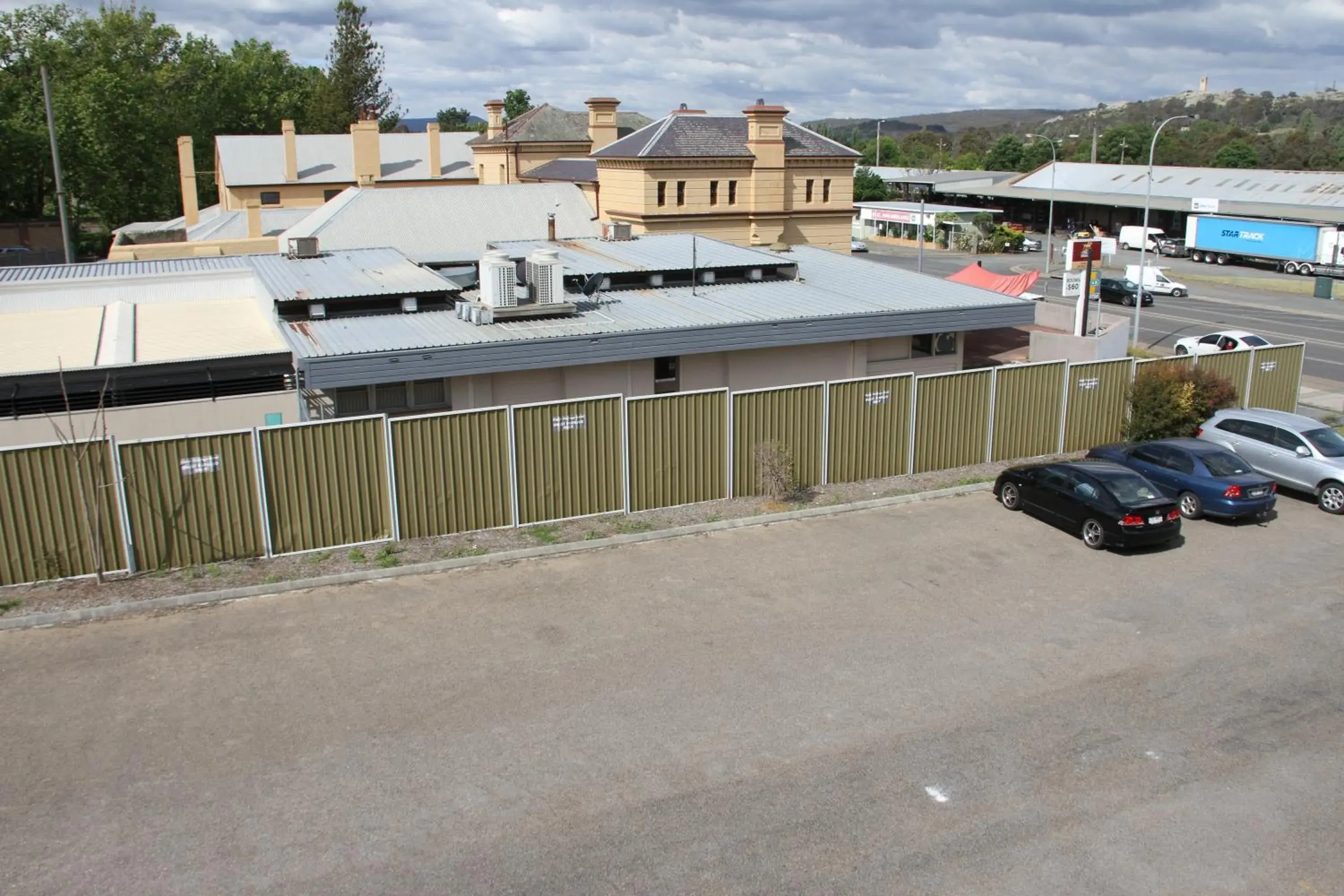 Property building in Alpine Heritage Motel