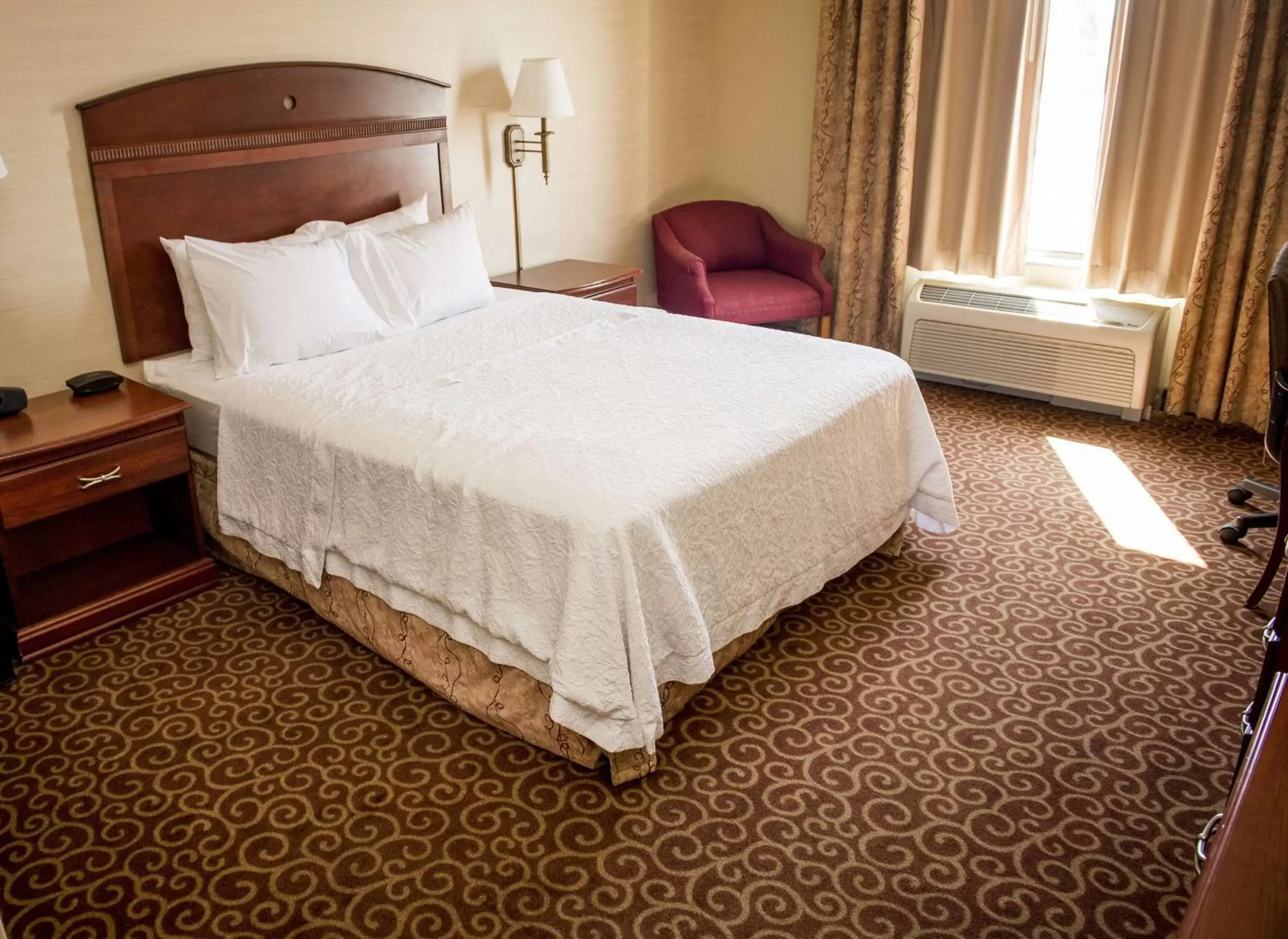 Queen Room - Disability Access/Non-Smoking in Hampton Inn Plover-Stevens Point Queen Room - Disability Access/Non-Smoking in Hampton Inn Plover-Stevens Point