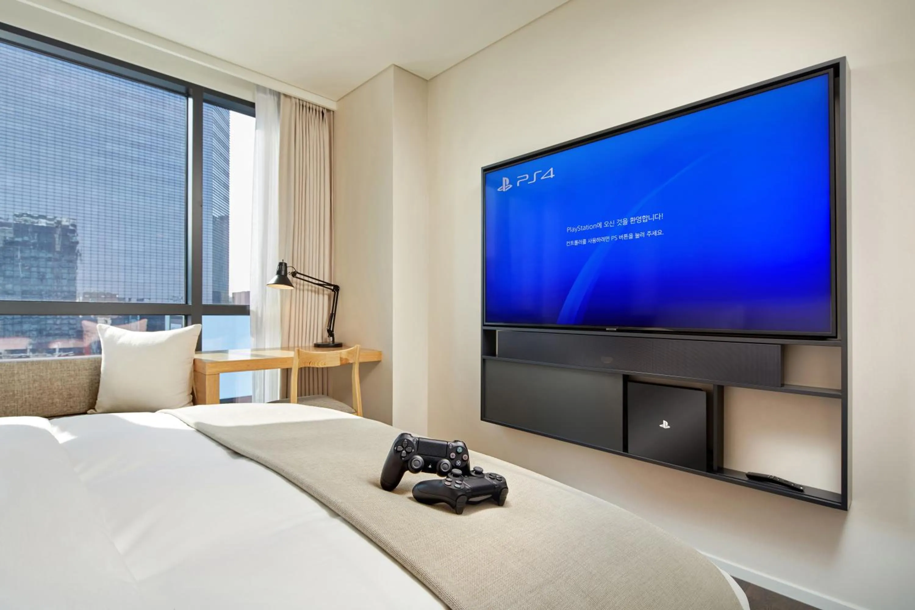 TV and multimedia, Bed in Shilla Stay Samsung COEX Center