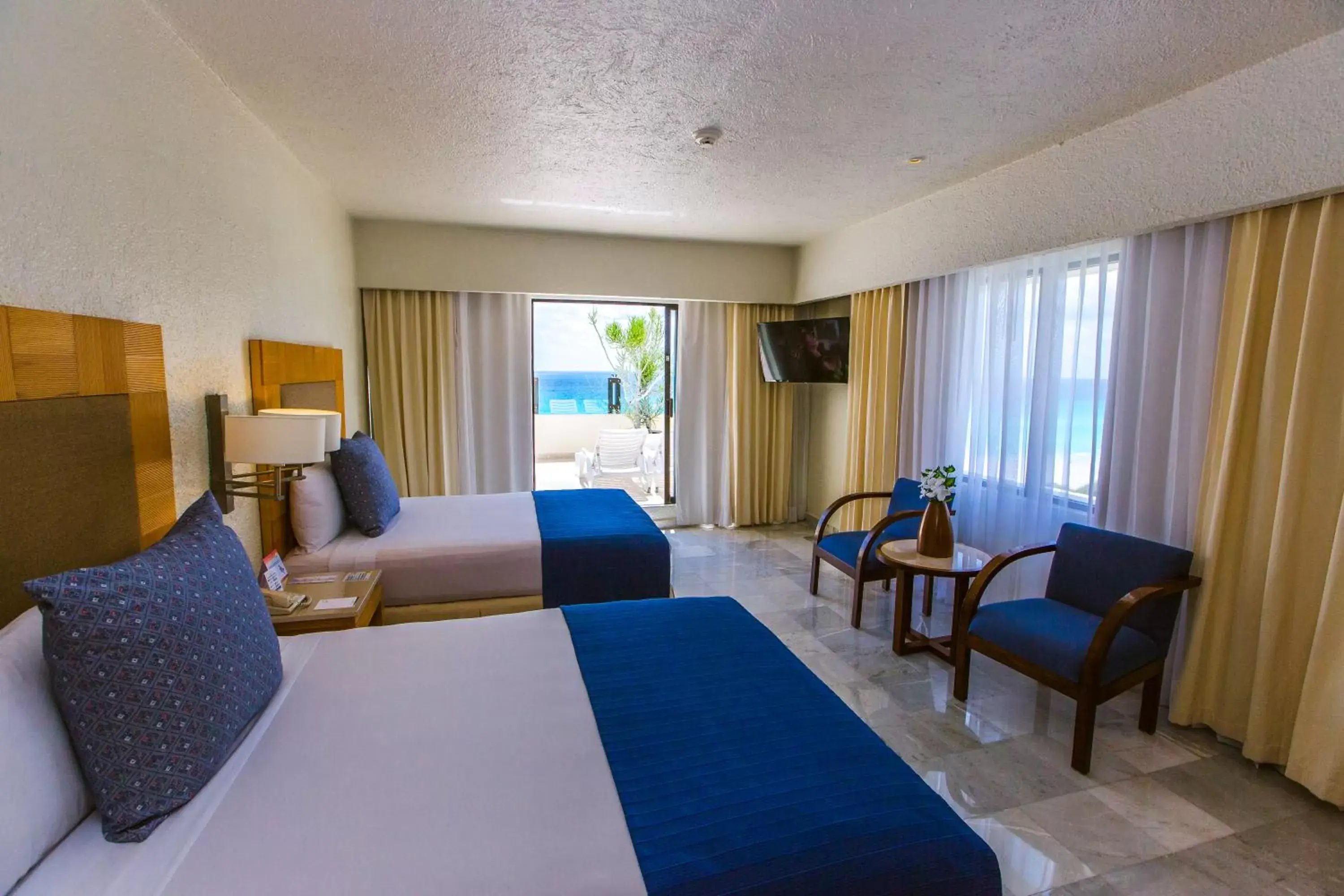 Bedroom, Room Photo in Park Royal Beach Cancun - All Inclusive