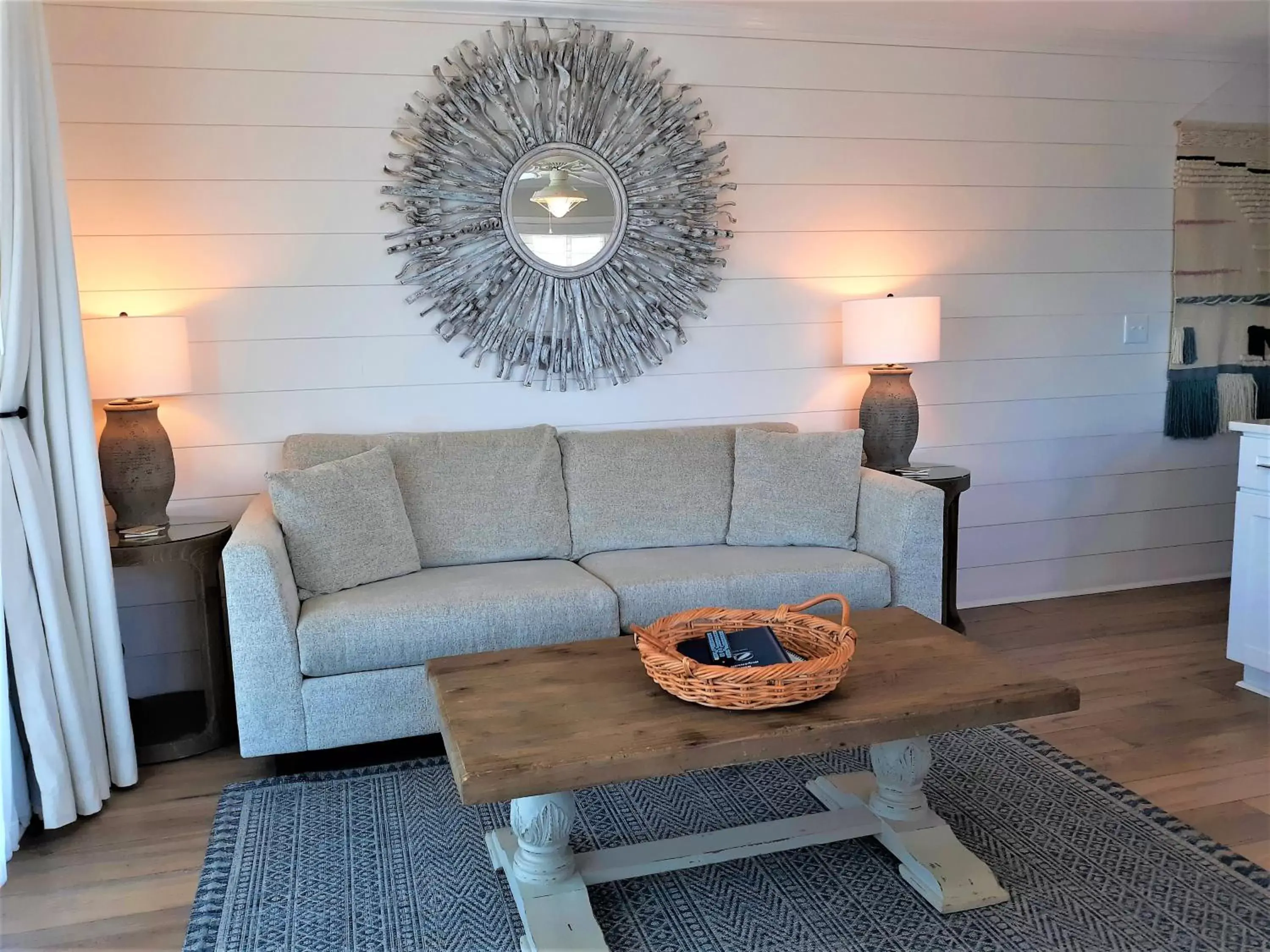 Living room, Seating Area in Sandpeddler Inn and Suites