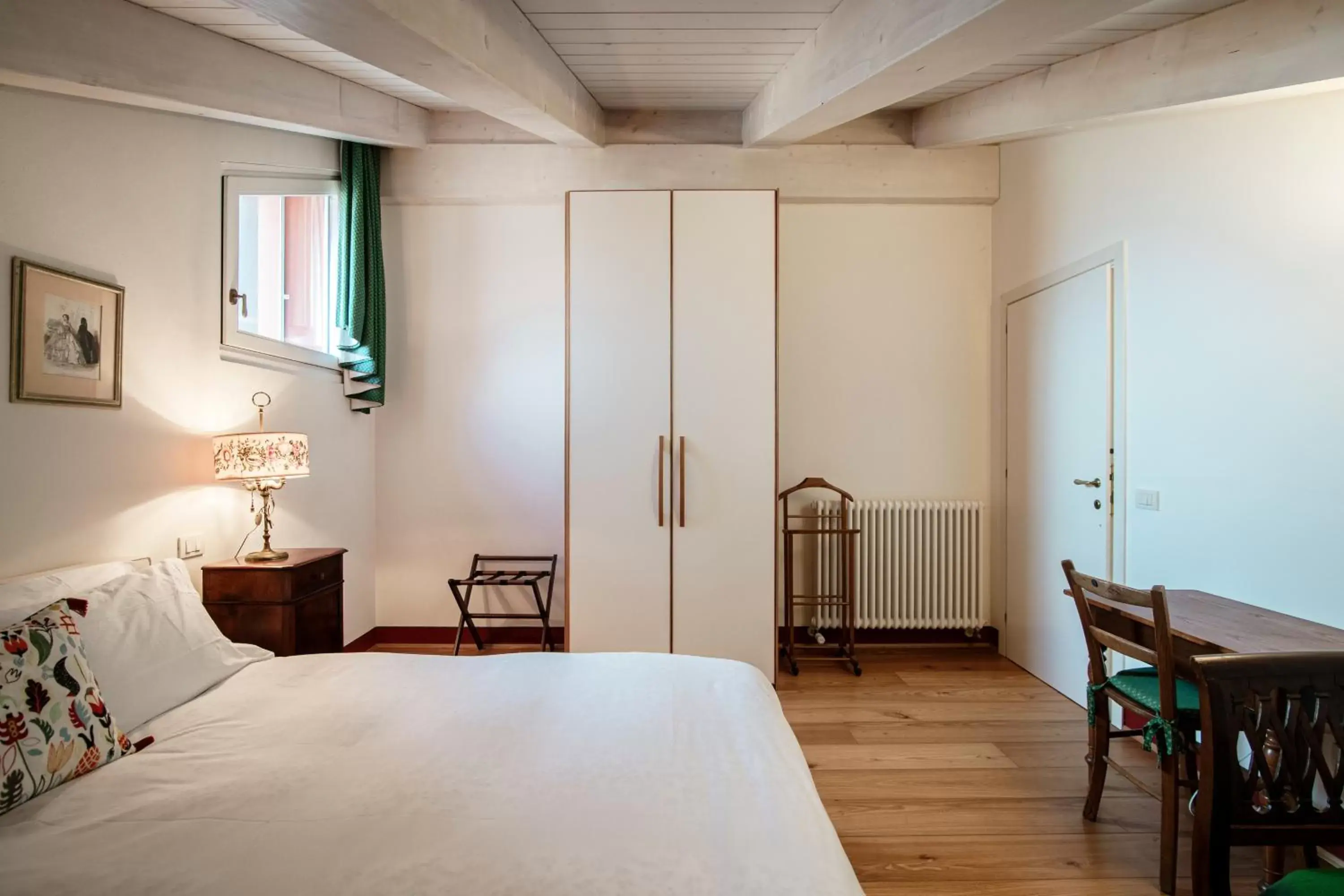 Bed in Castello di Brusata Apartment