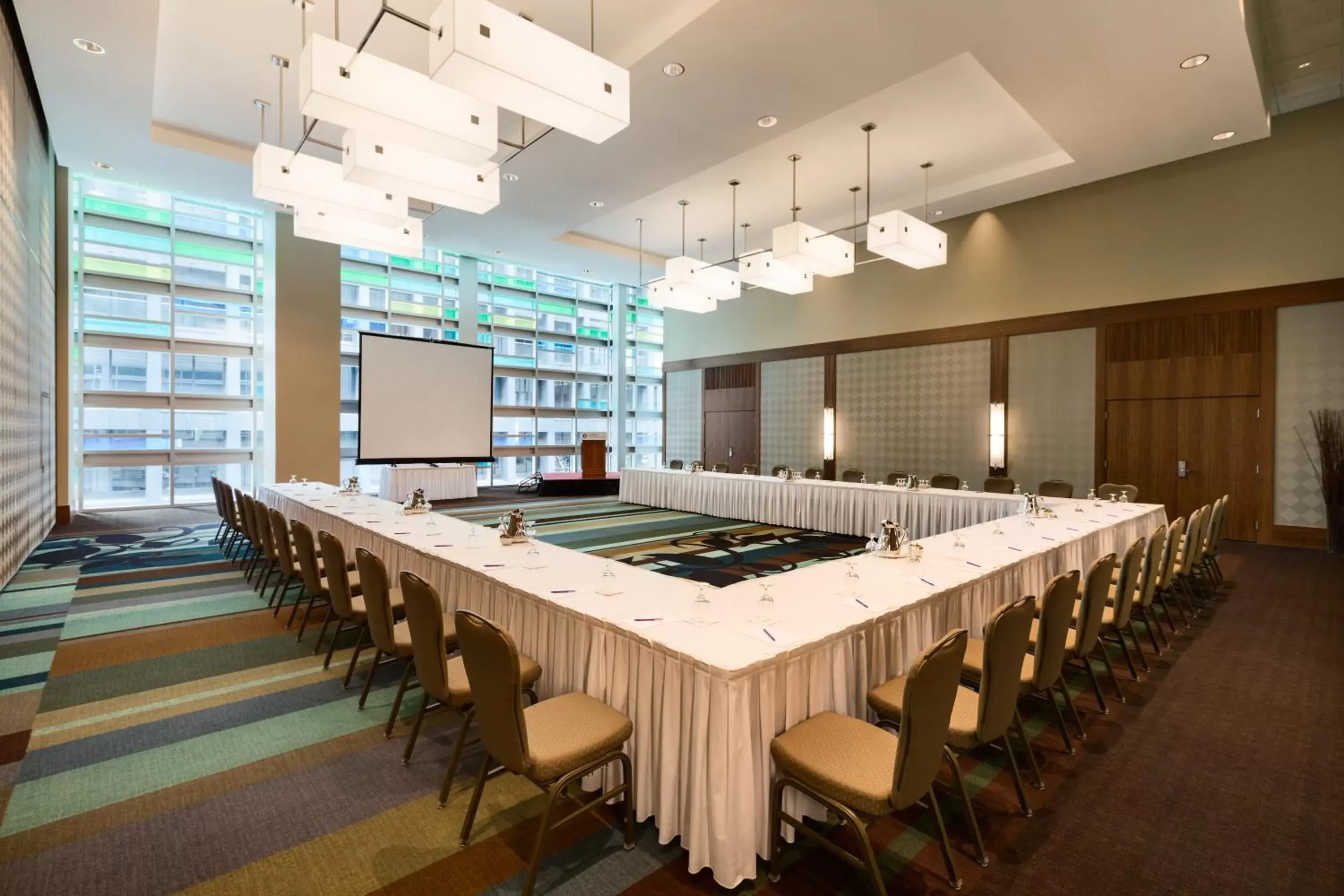 Banquet/Function facilities in Coast Coal Harbour Vancouver Hotel by APA