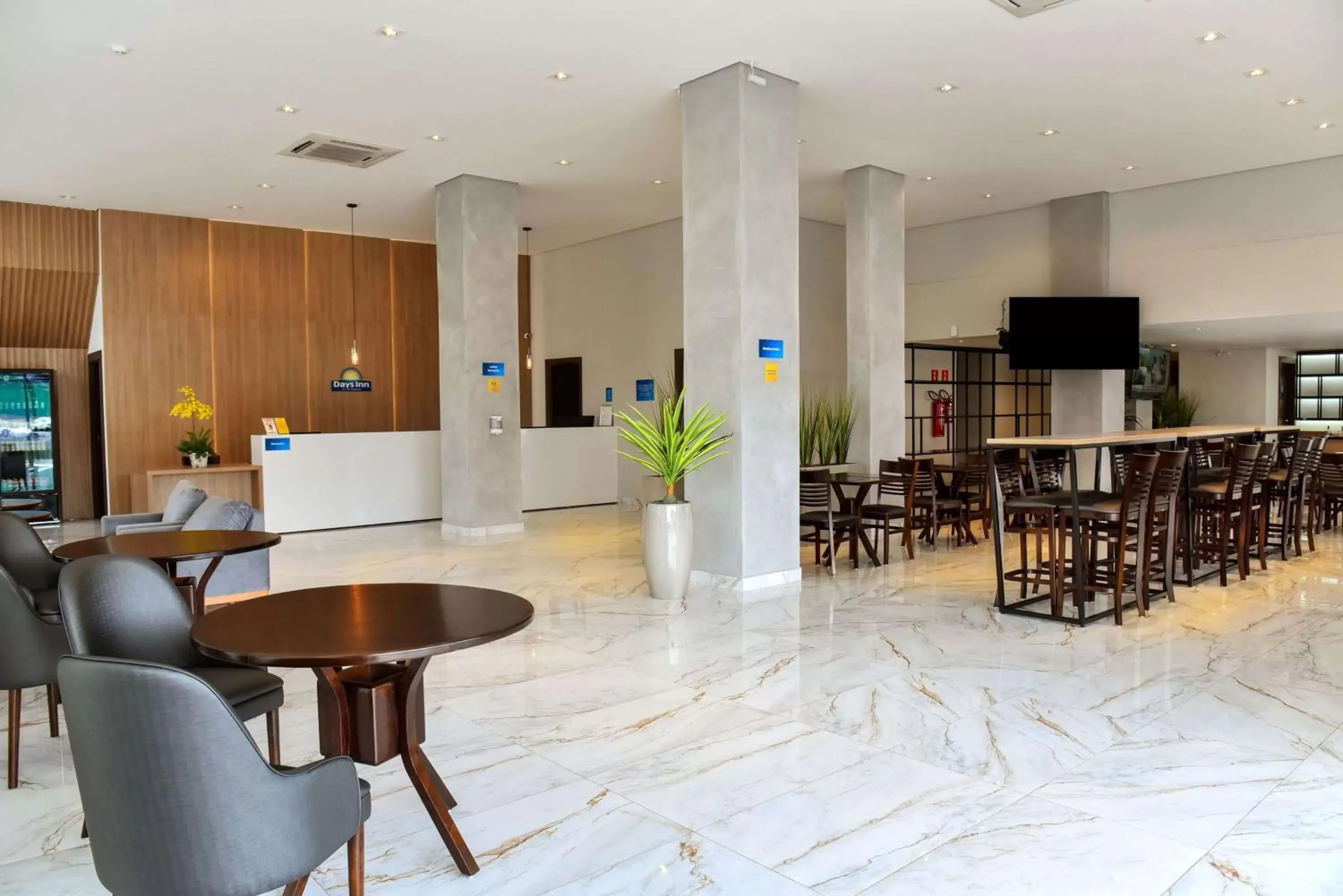 Lobby or reception in Days Inn By Wyndham Cascavel Lobby or reception in Days Inn By Wyndham Cascavel