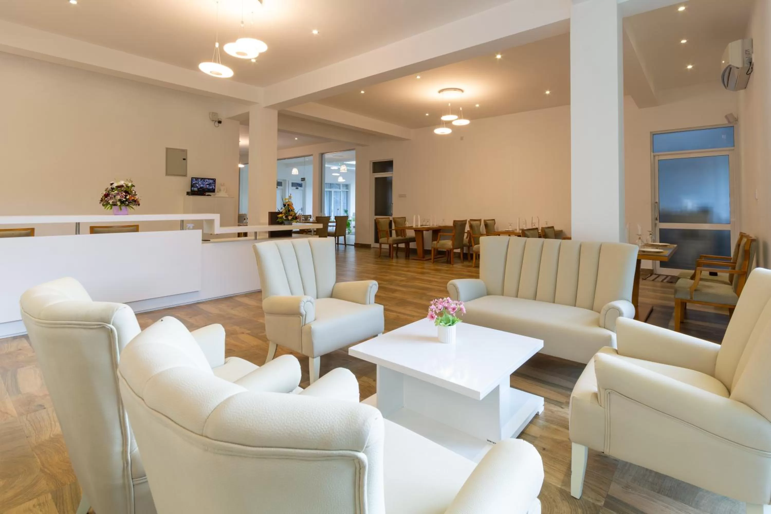 Lobby or reception, Lounge/Bar in Waters Spring