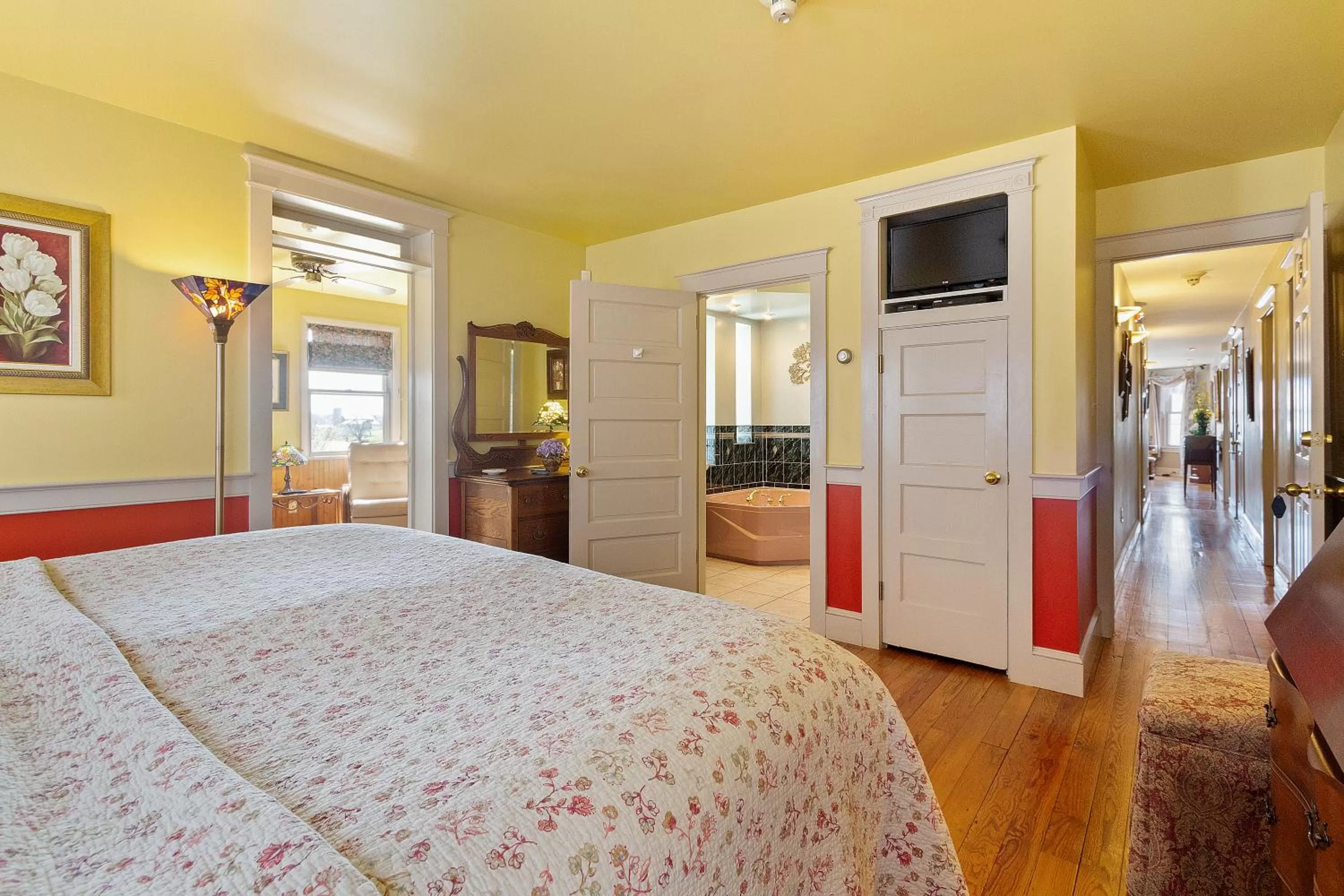 Bedroom, Bed in After Eight Bed and Breakfast