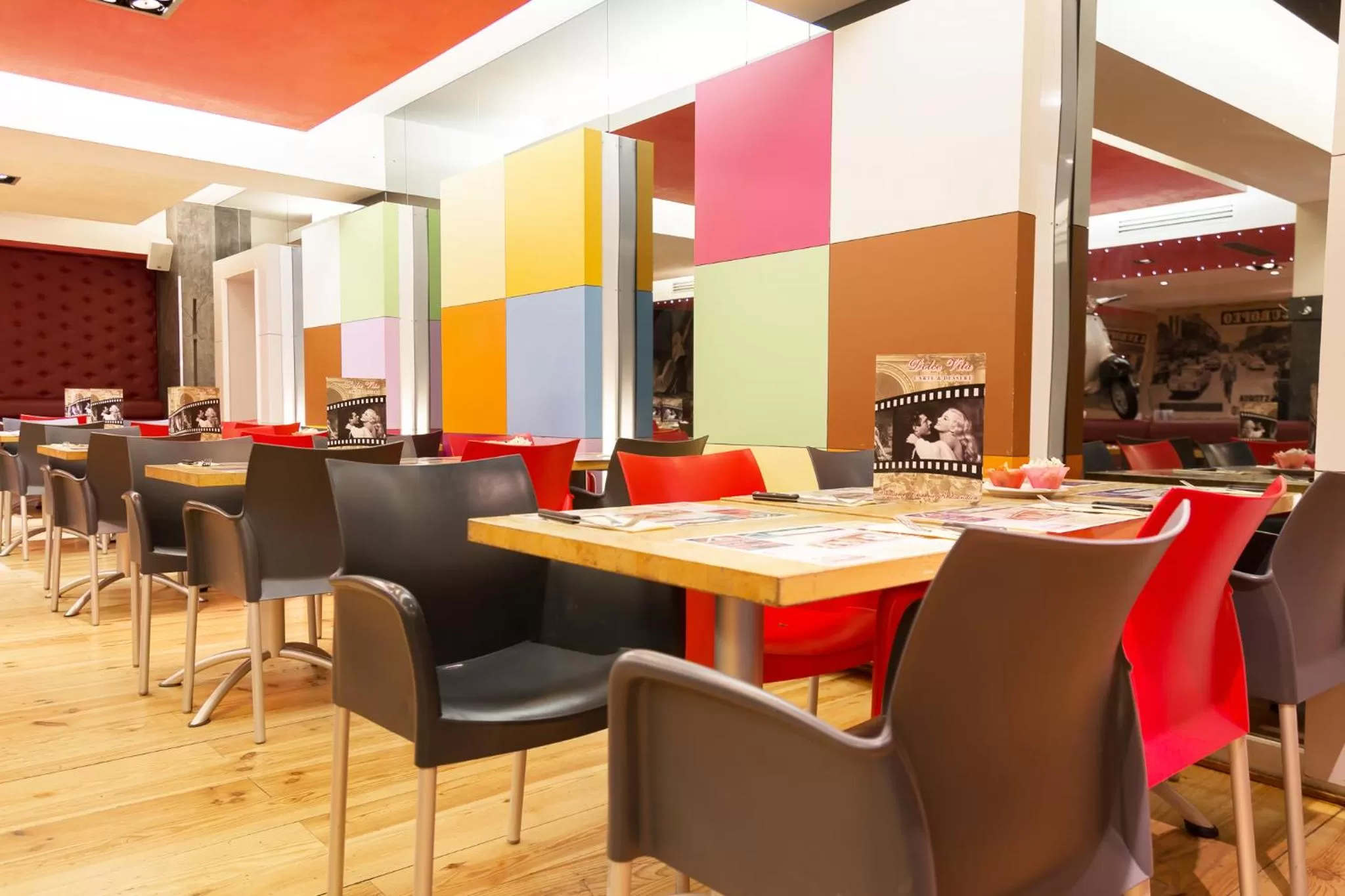 Restaurant/places to eat in Hotel Tristar