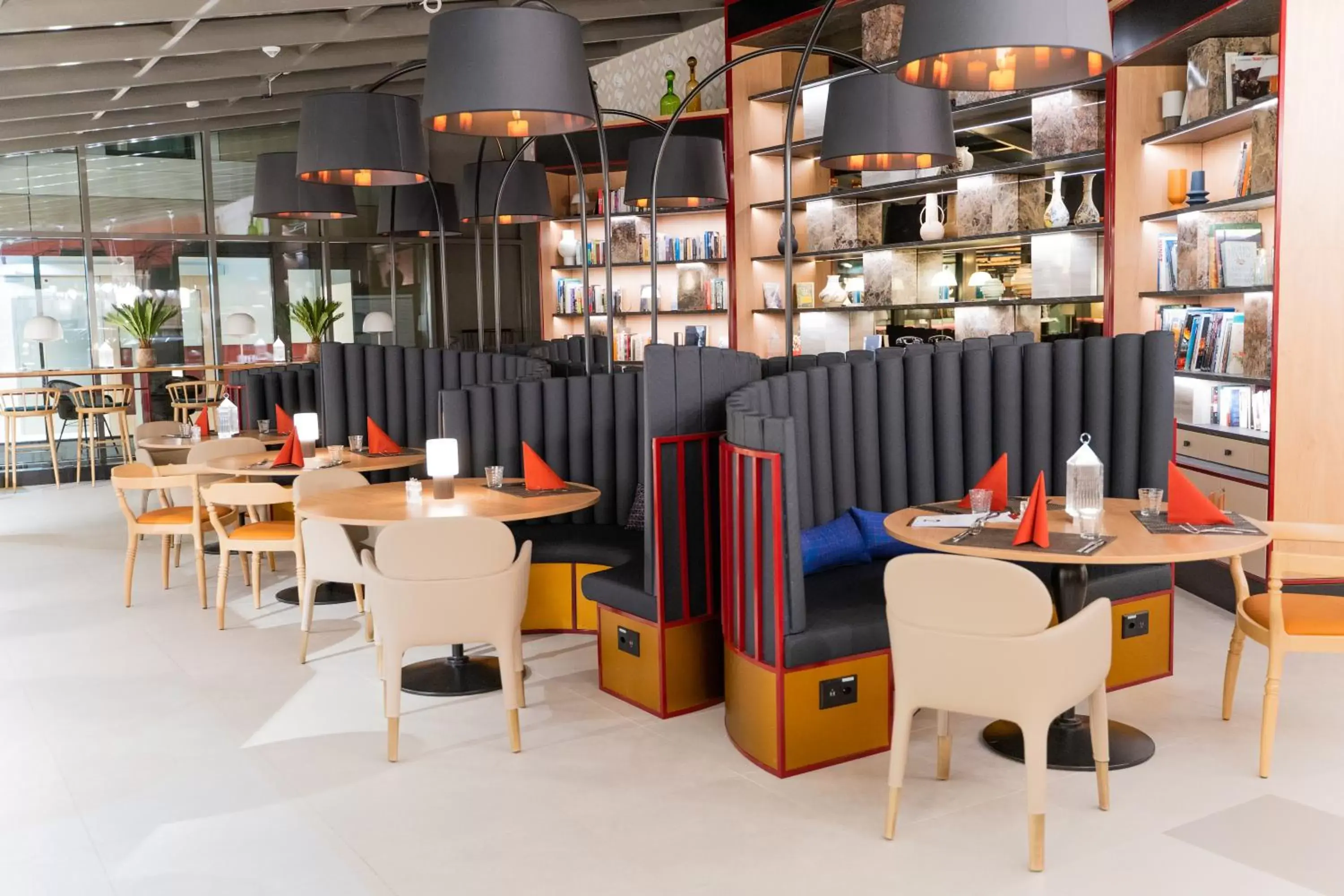 Restaurant/Places to Eat in ibis Styles Zurich City Center