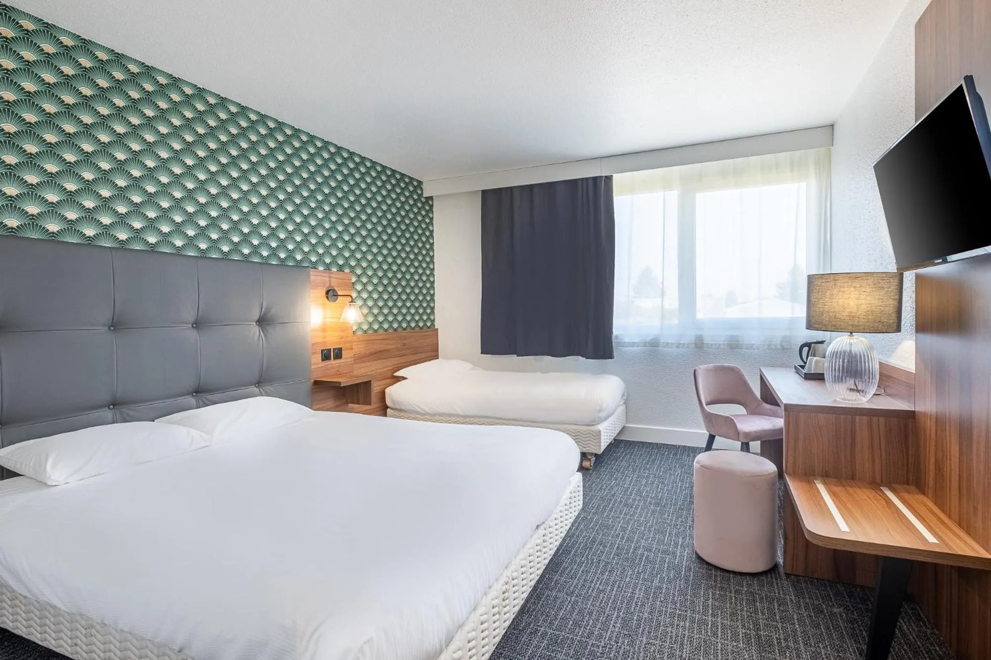 Photo of the whole room, Bed in Hôtel Akena Poitiers Nord Futuroscope