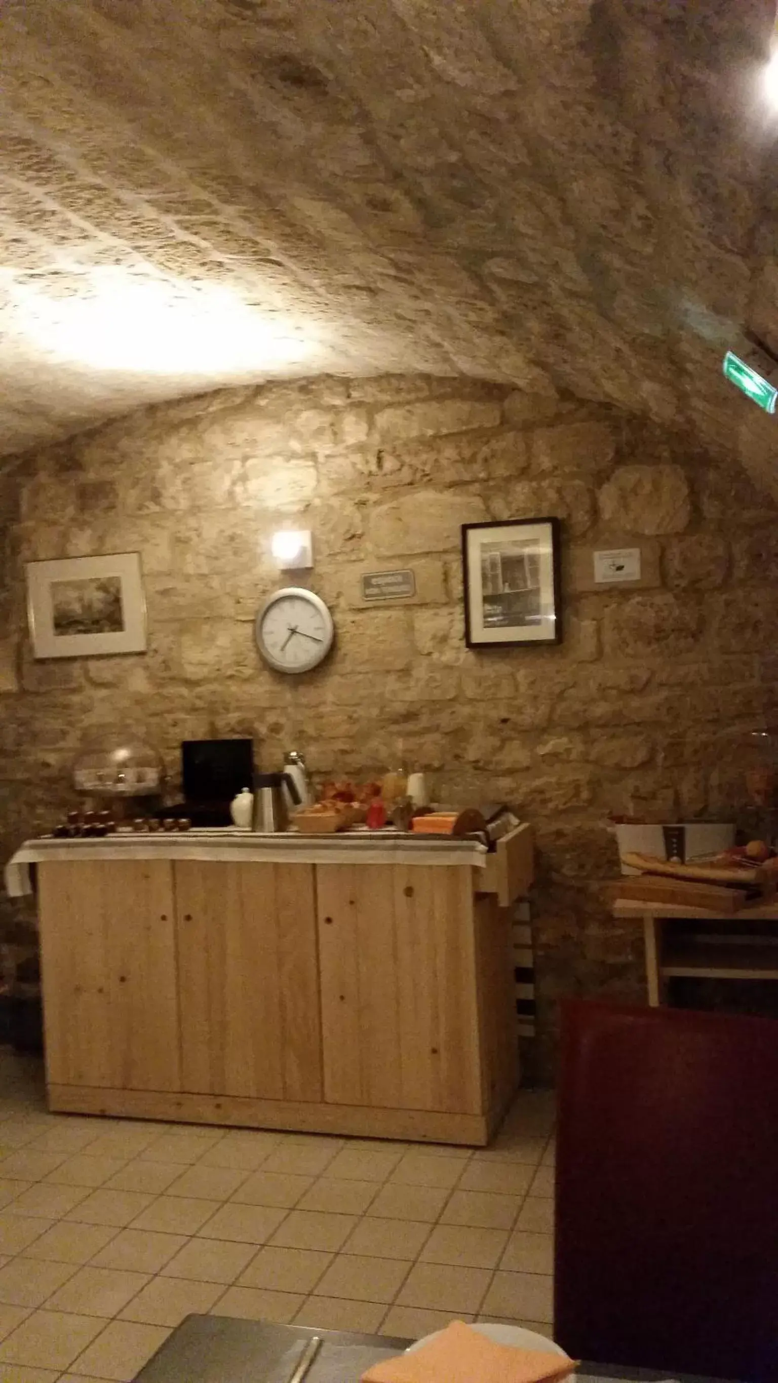 Food and drinks, Kitchen/Kitchenette in Hôtel Le Compostelle