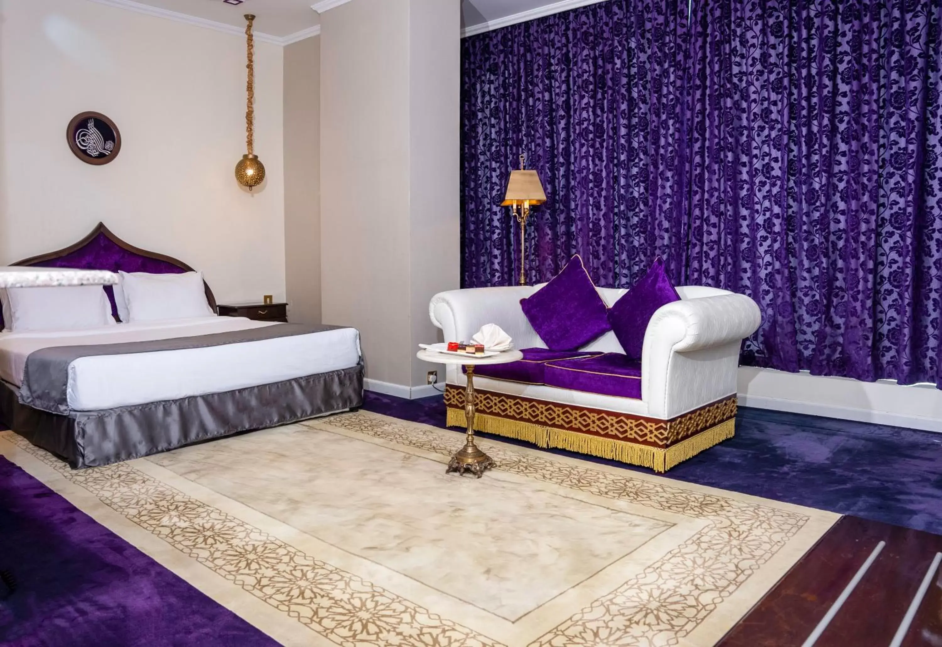 Bedroom in Saraya Corniche Hotel