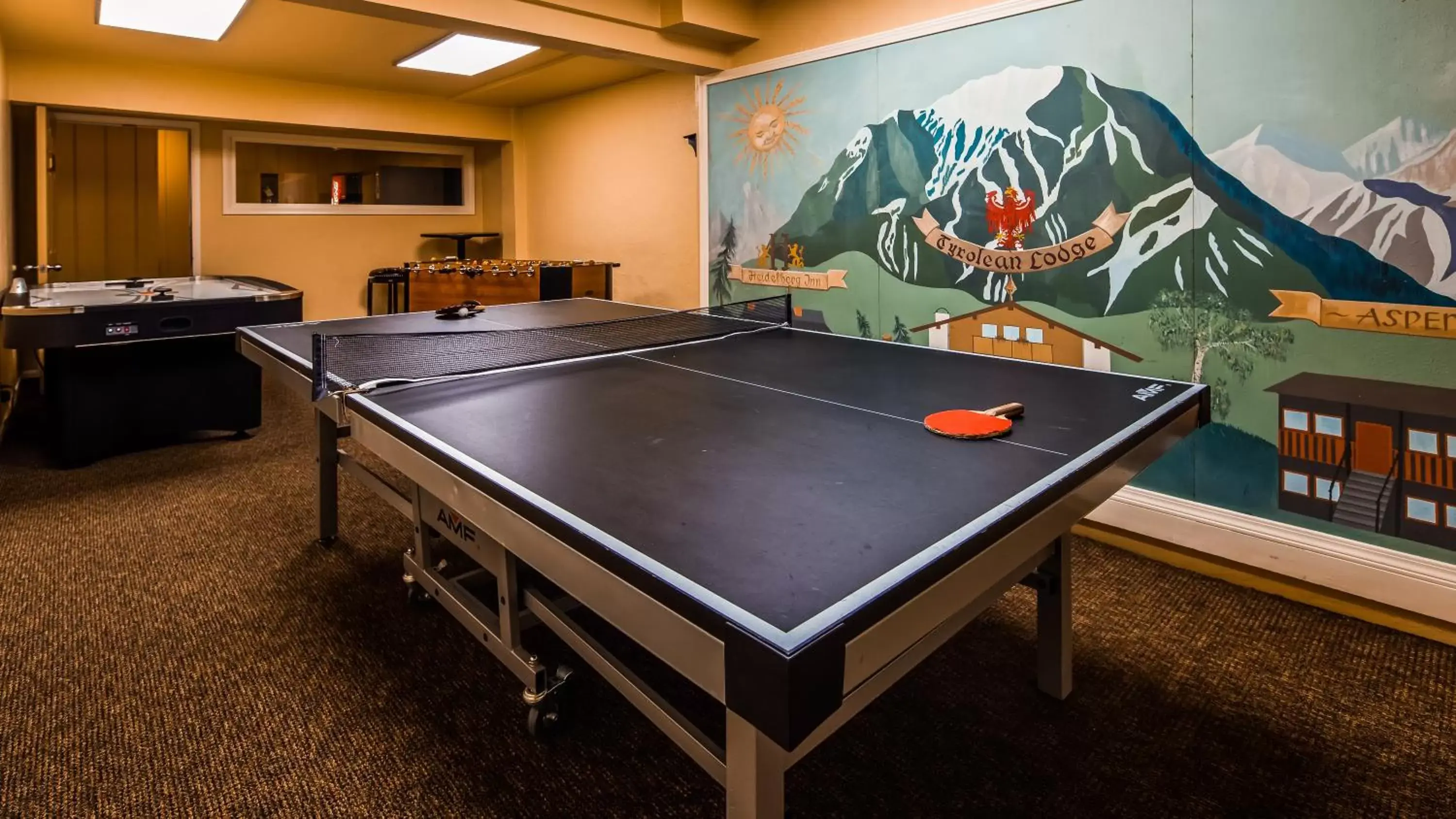Game Room, Table Tennis in Best Western Tyrolean Lodge