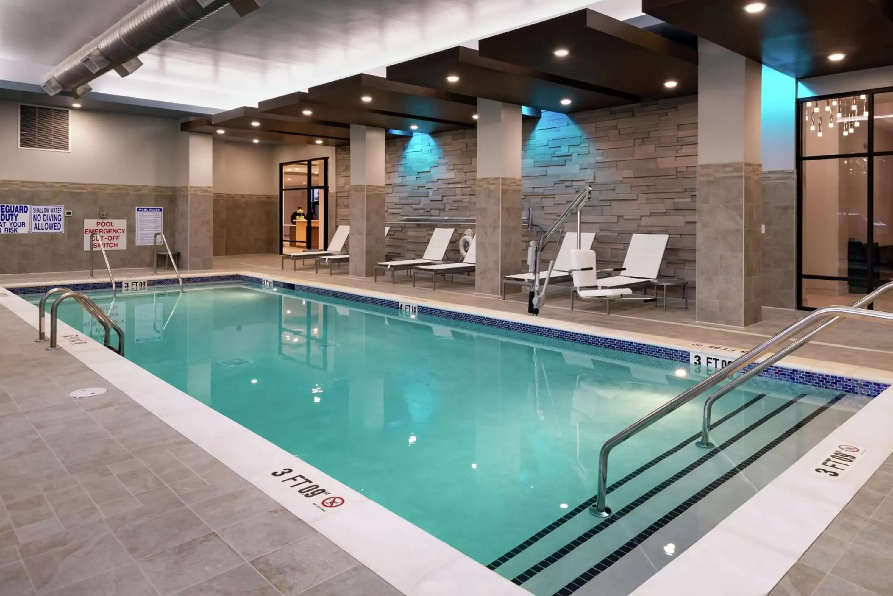 Swimming Pool in Home2 Suites by Hilton Columbia Downtown