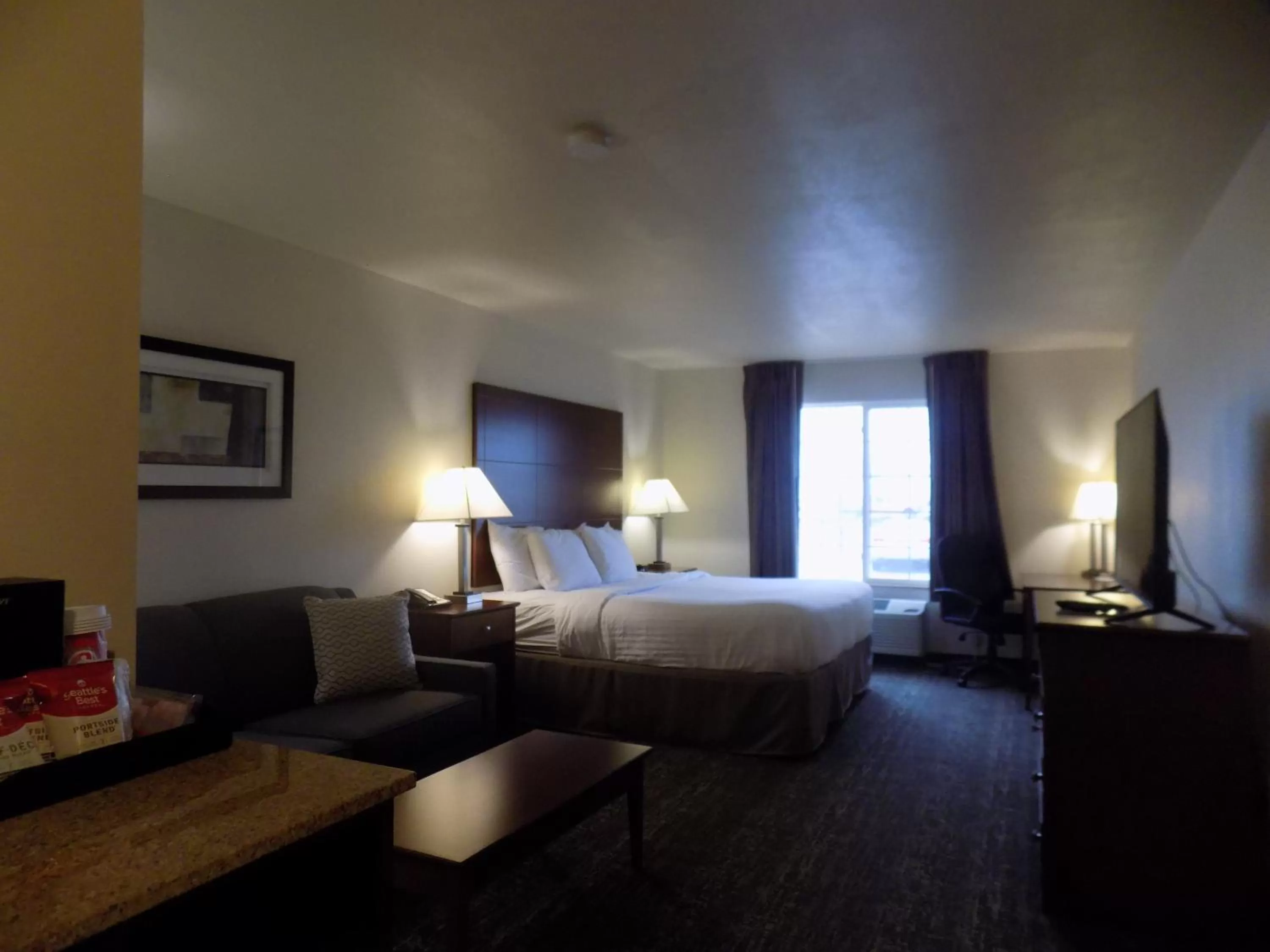 Bedroom, Bed in Cobblestone Hotel & Suites - Seward