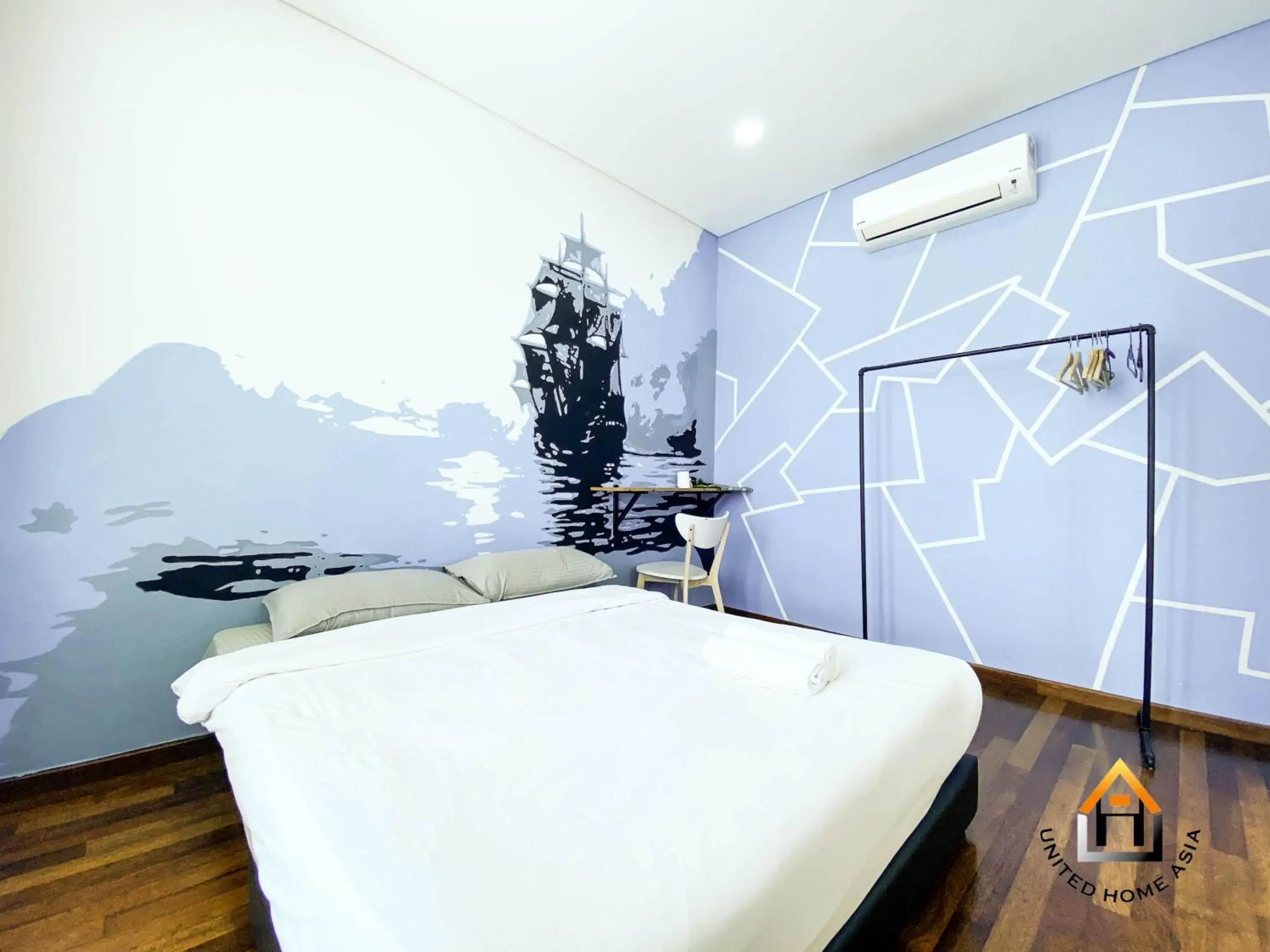 Bed in Holi 1Medini Themed Suites