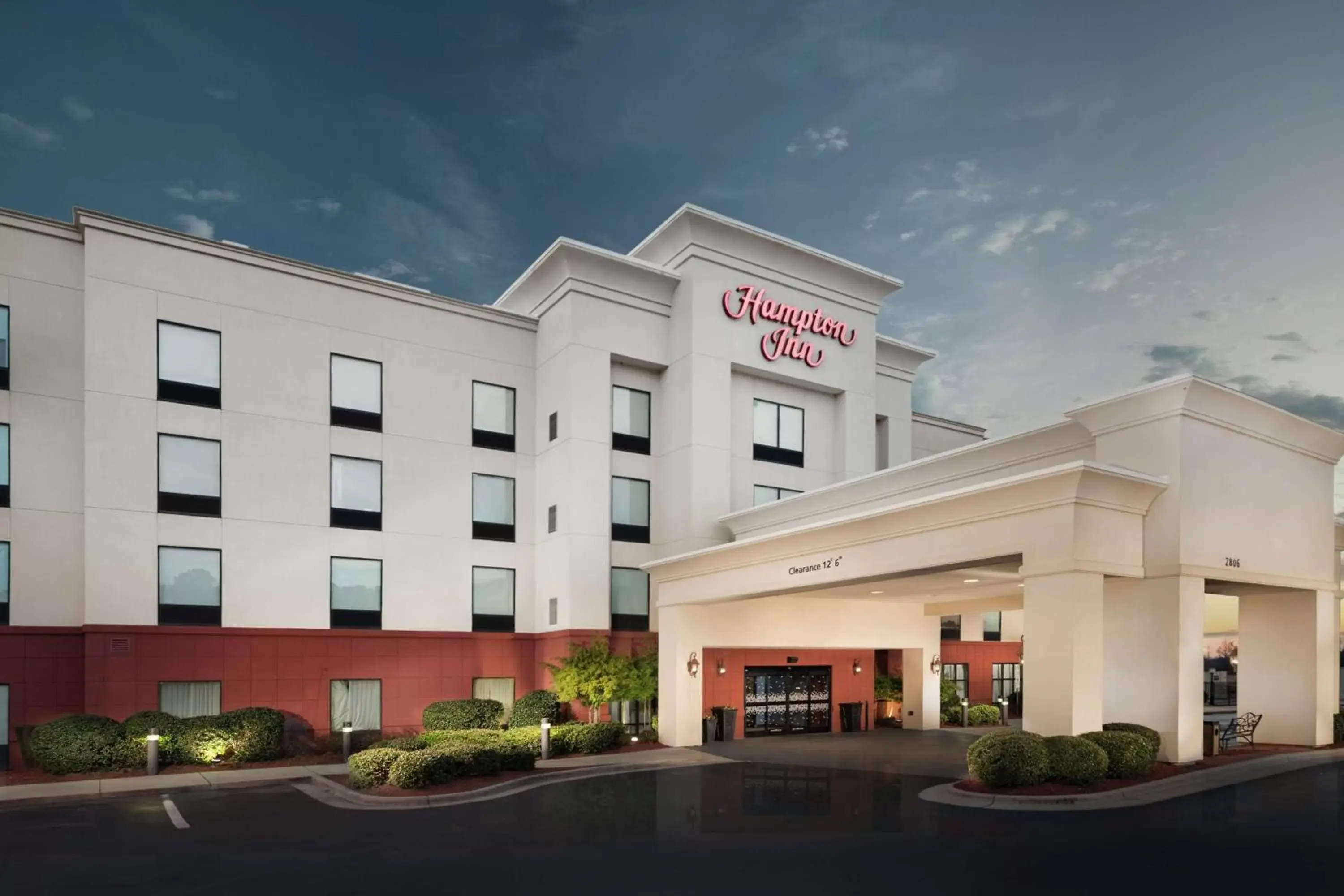 Property building in Hampton Inn Wilson Downtown Property building in Hampton Inn Wilson Downtown