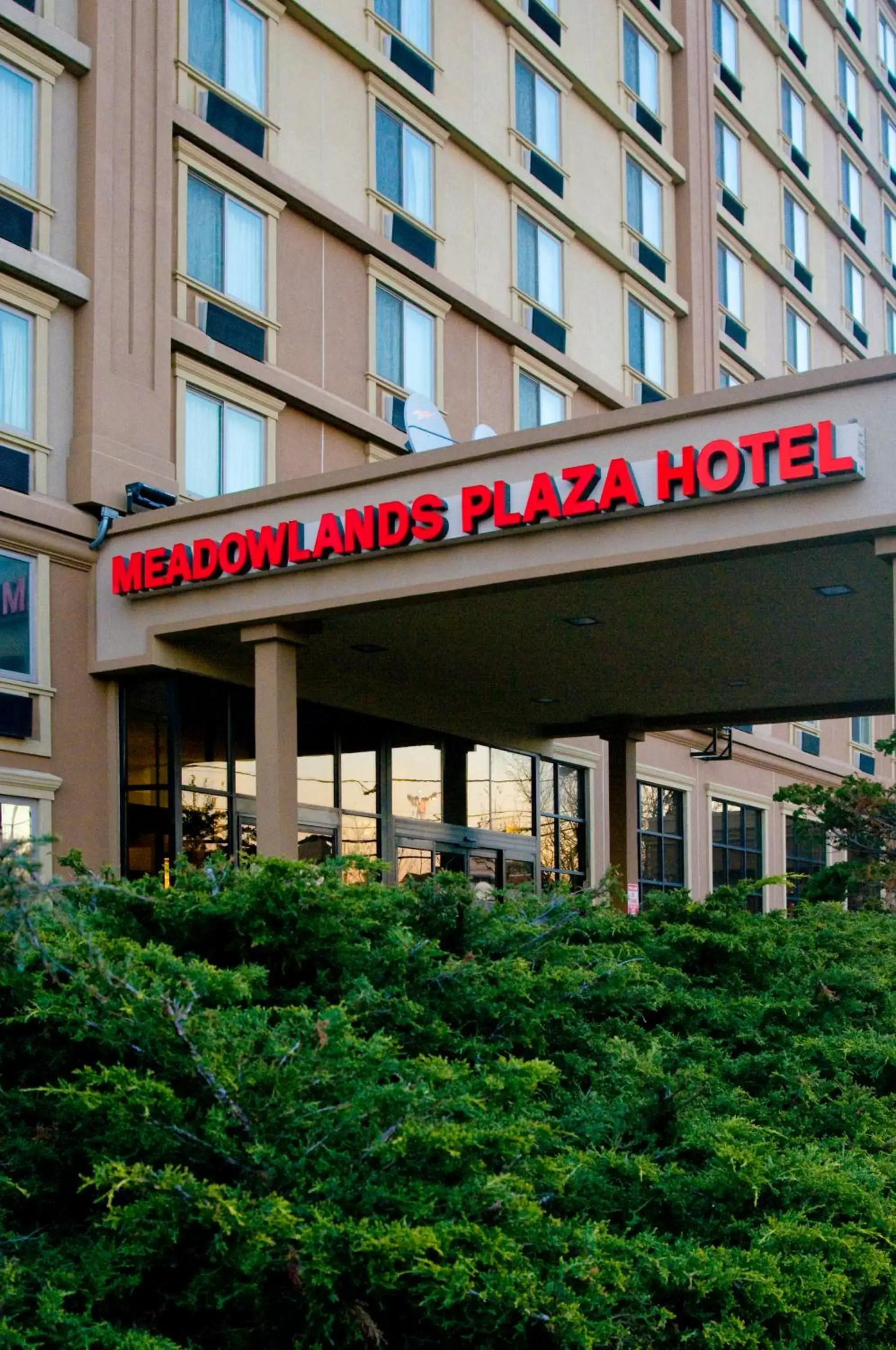 Facade/entrance in Meadowlands Plaza Hotel