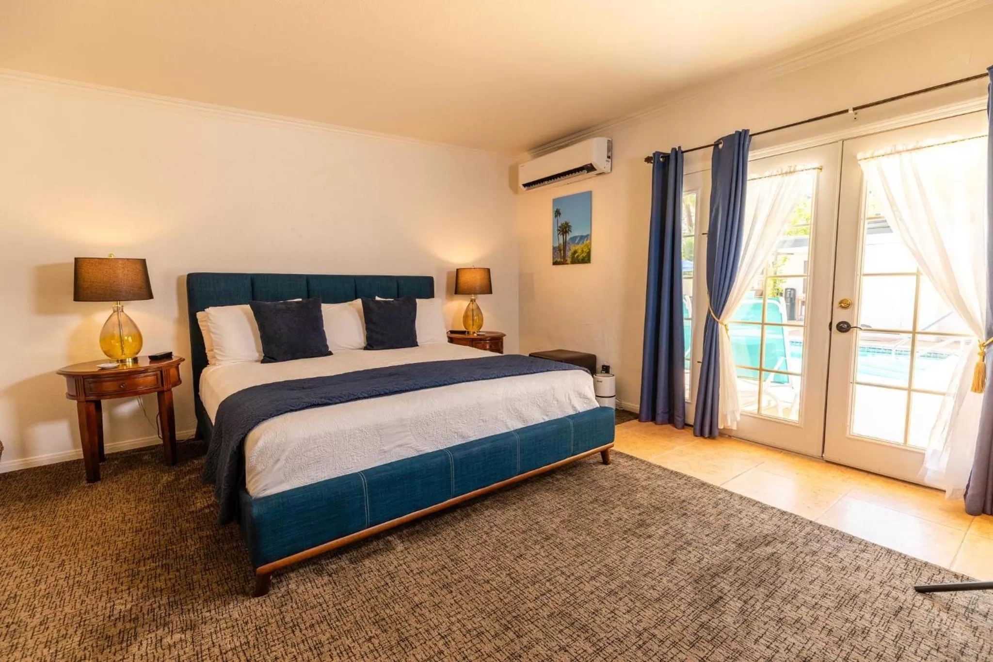 Bed in Old Ranch Inn - Adults Only 21 & Up