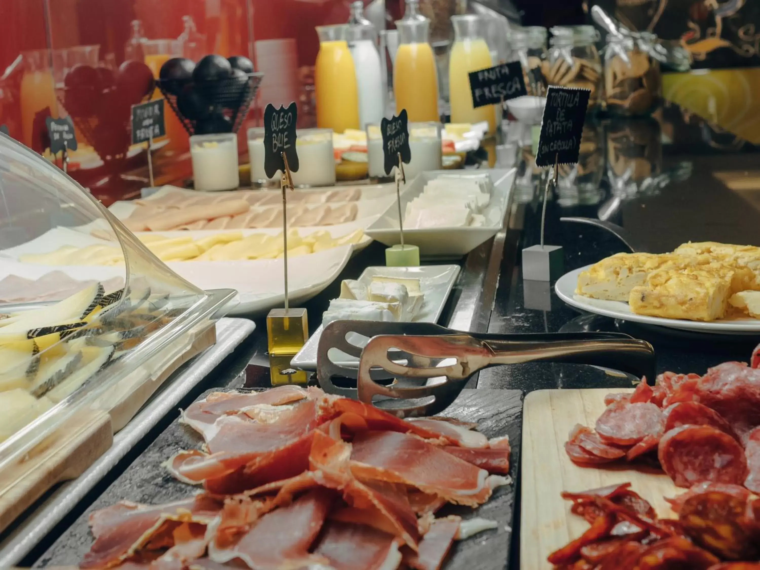 Buffet breakfast, Food in Vincci Zaragoza Zentro