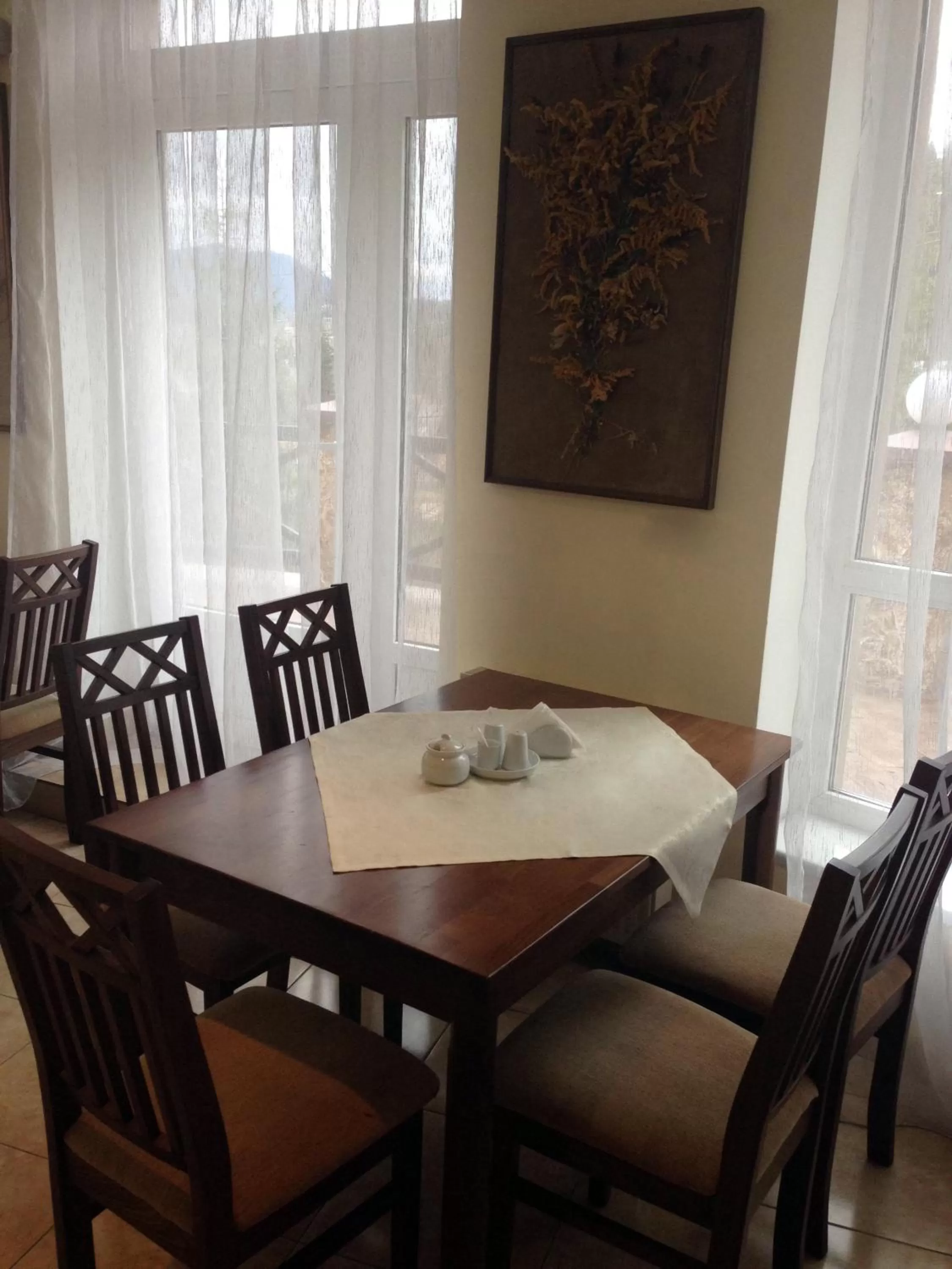 Restaurant/places to eat in Terem