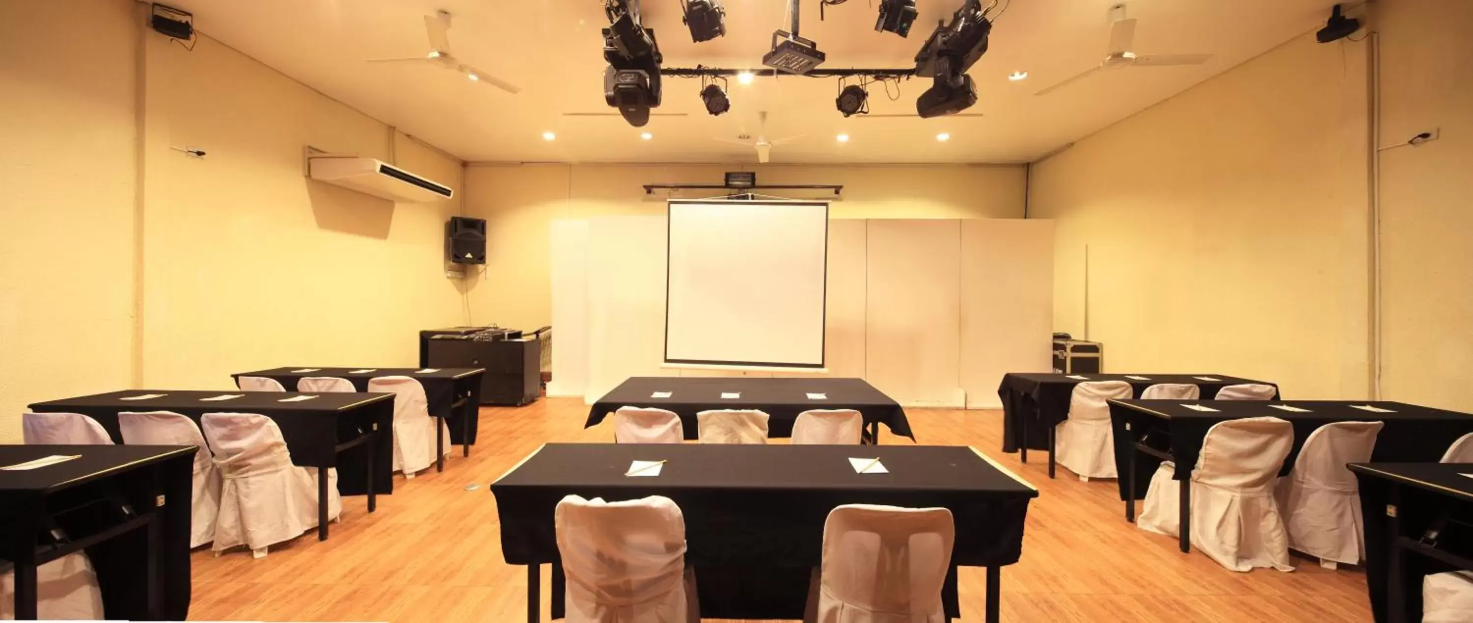 Meeting/conference room in Microtel by Wyndham Cabanatuan